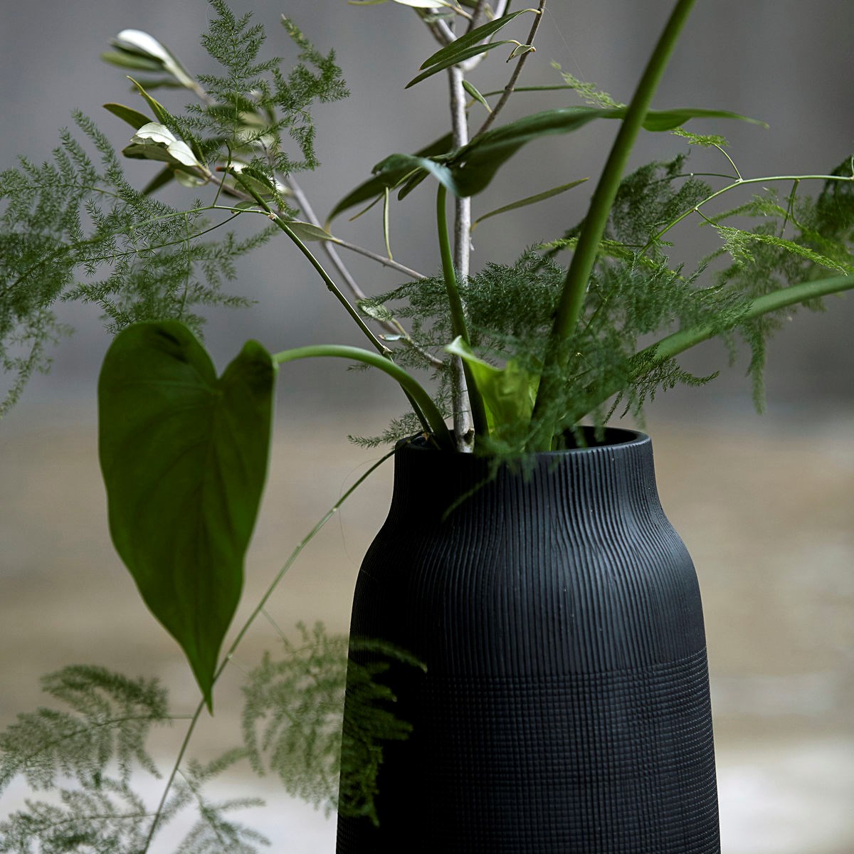 Váza GROOVE černá 35cm (Dp0340)_1