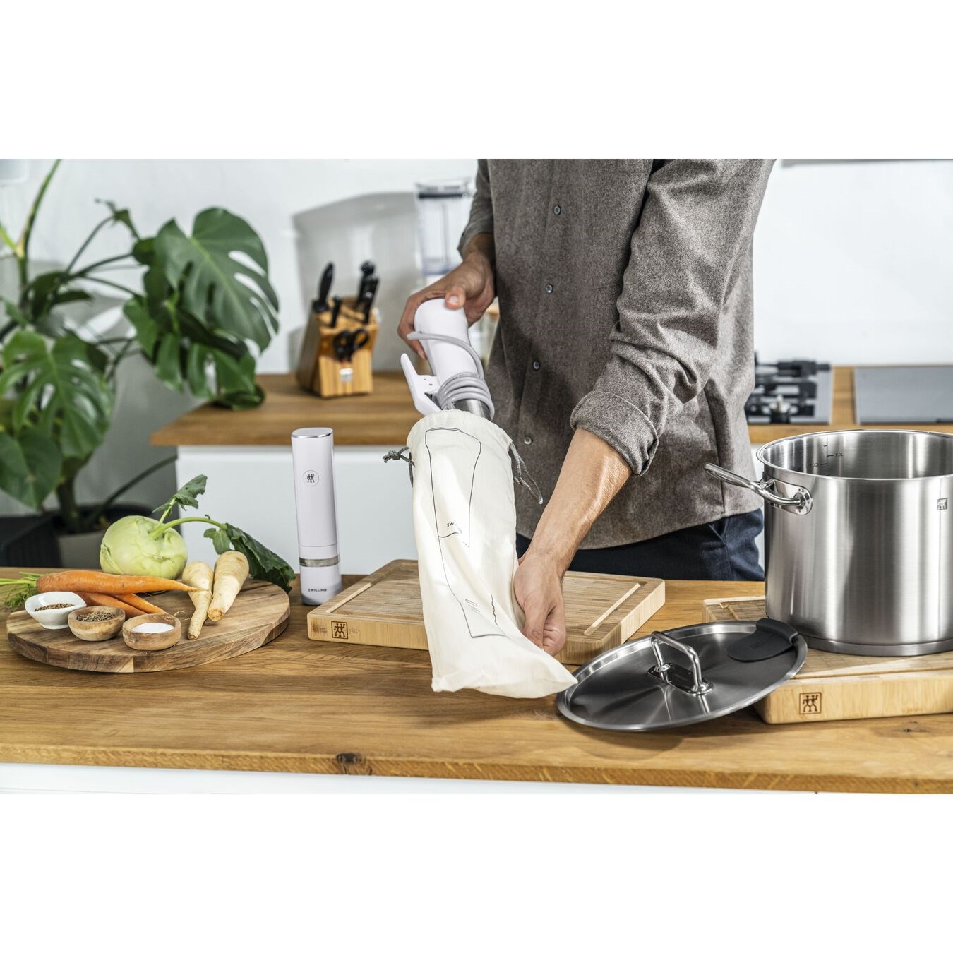 Vařič SOUS-VIDE 1200W bílý_3