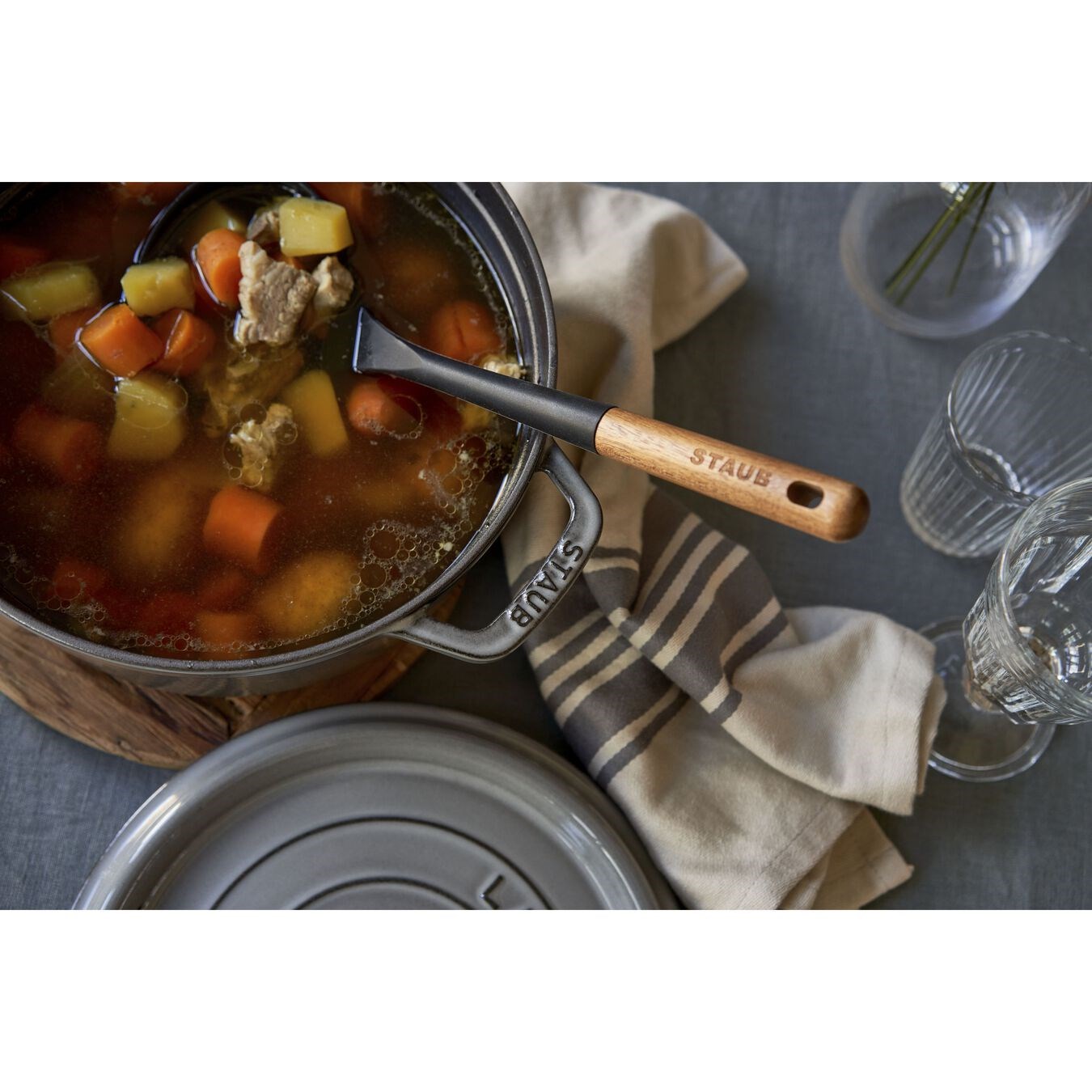 Hrnec STAUB kulatý 24 cm šedý_3