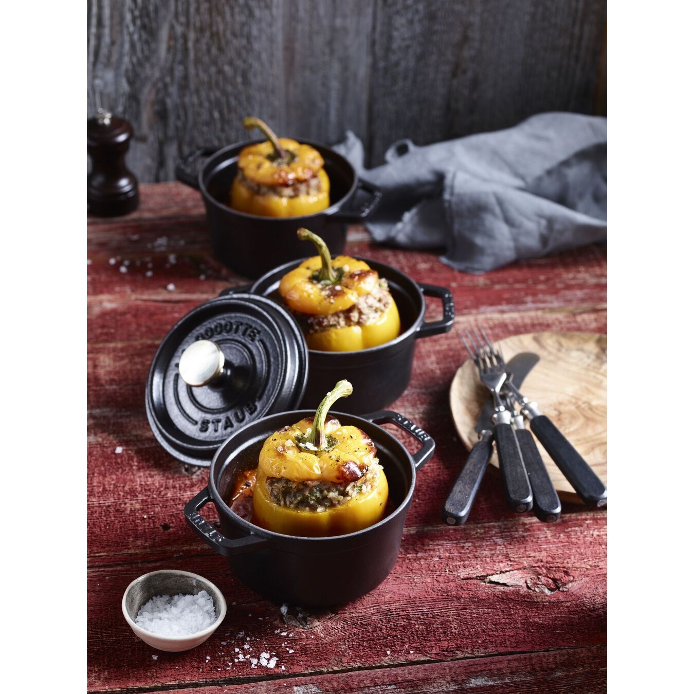 Hrnec STAUB kulatý 14 cm černý_3