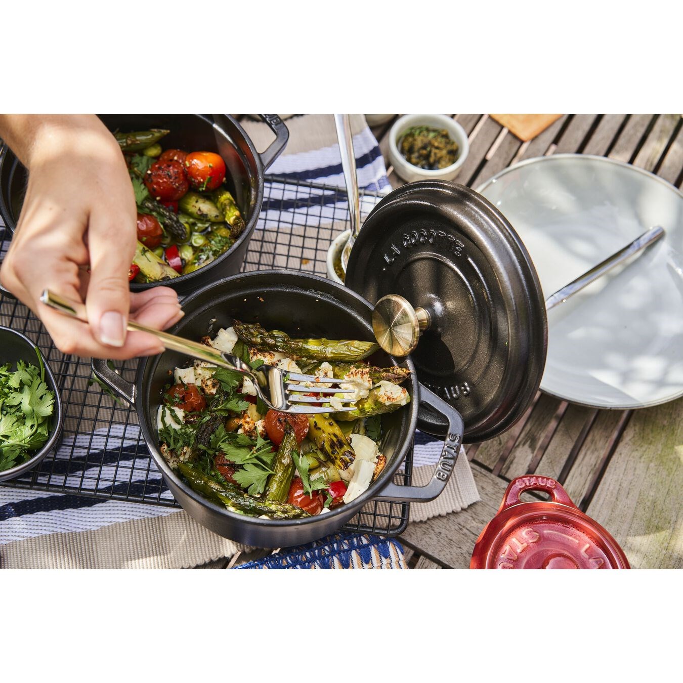 Hrnec STAUB kulatý 16 cm černý_4