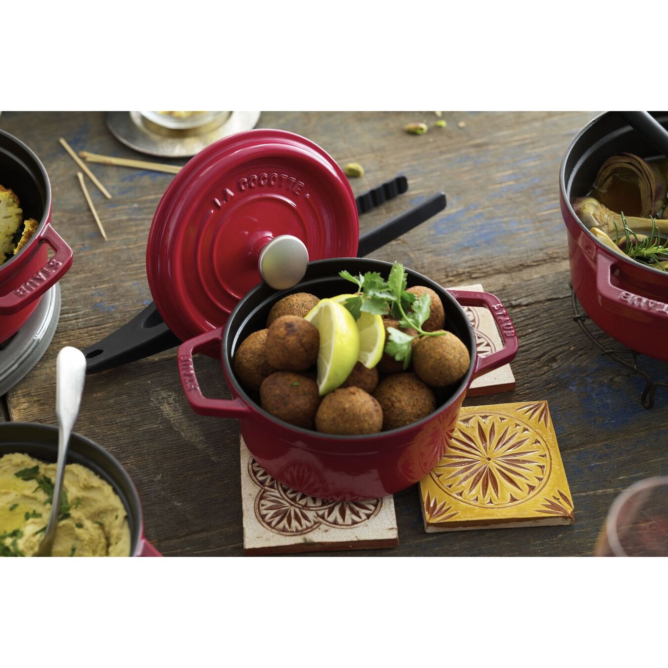 Hrnec STAUB kulatý 22 cm červený_3