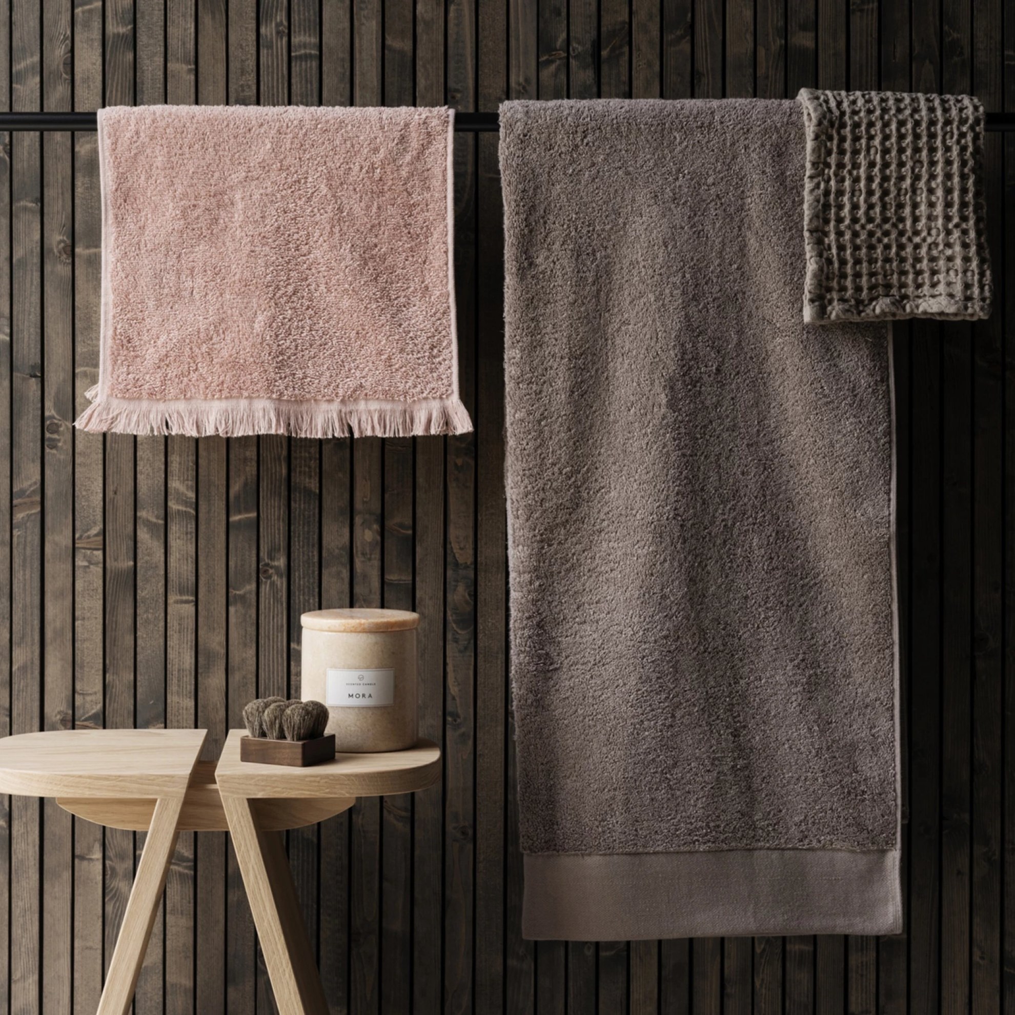 Odkládací stolek AVIO Š.38 cm dub_2