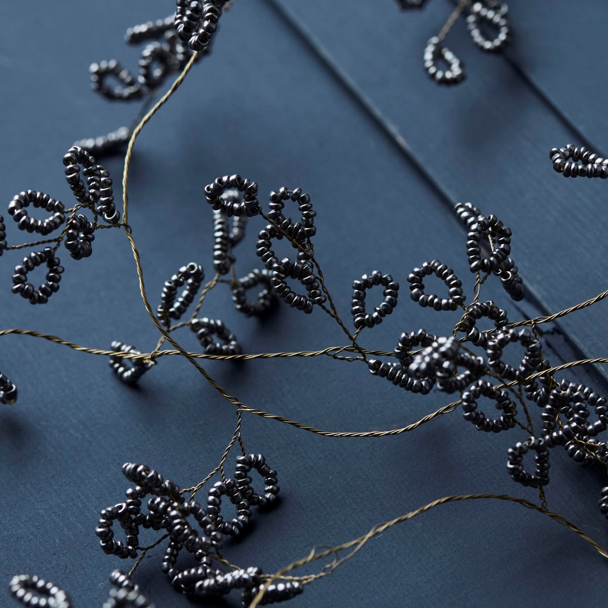 Girlanda s korálky BRANIC D.183cm šedá_2