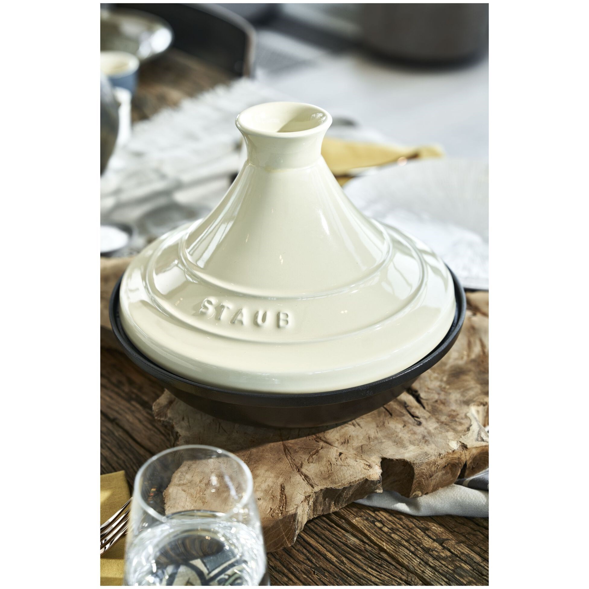 Hrnec STAUB  Tajine 28cm krémový 2l_1