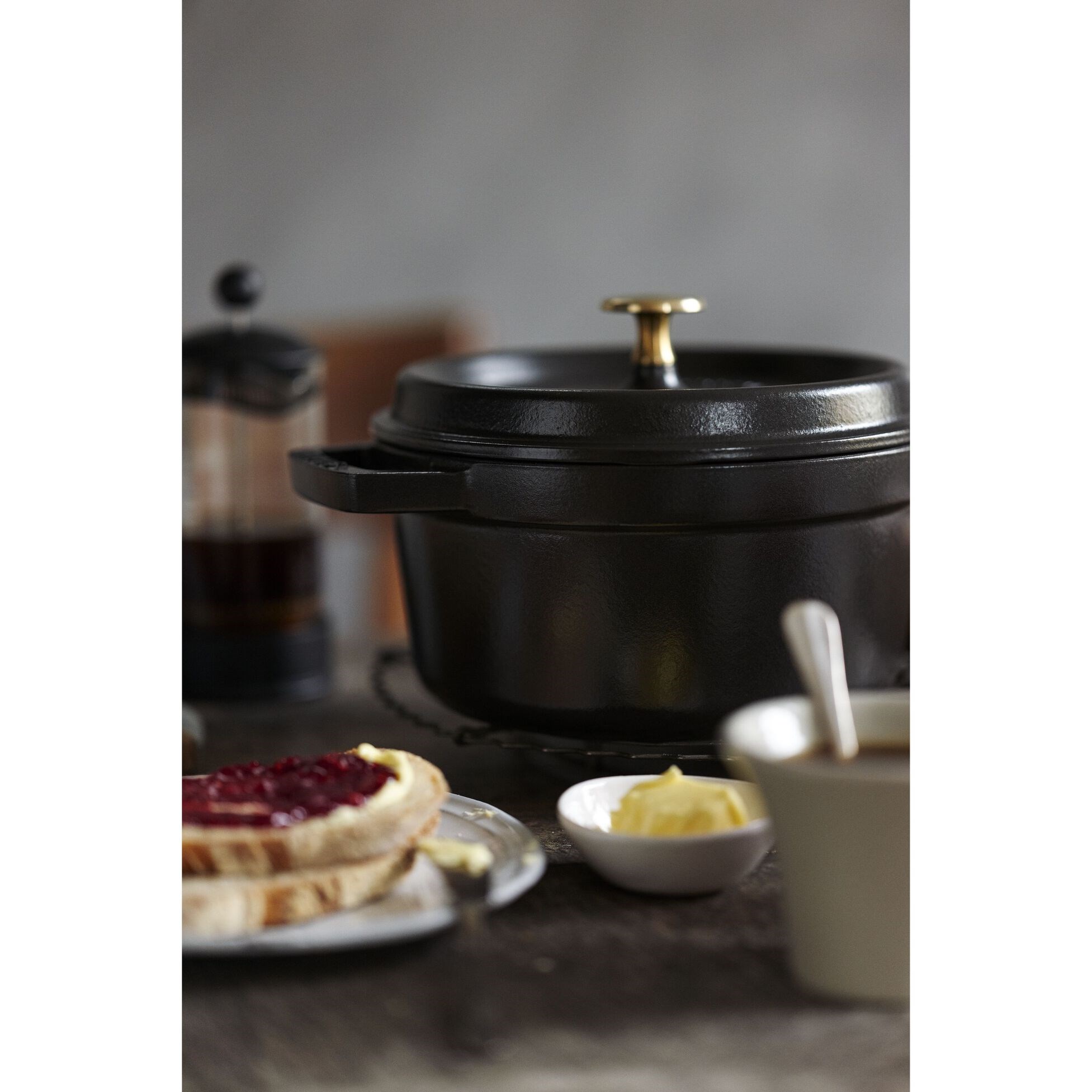 Hrnec STAUB  kulatý 18 cm černý 1,7l_0