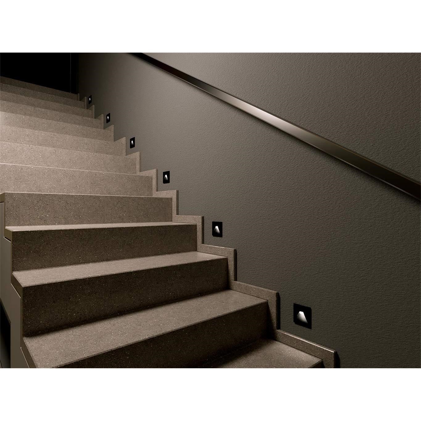 Vnitřní zapuštěné svítidlo WALK-Q 8,5x8,5 cm černé_1