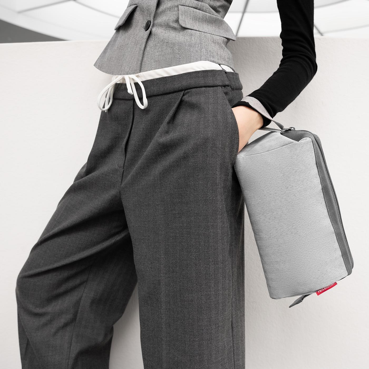 Kosmetická taška Reisenthel Travelcosmetic herringbone grey_0