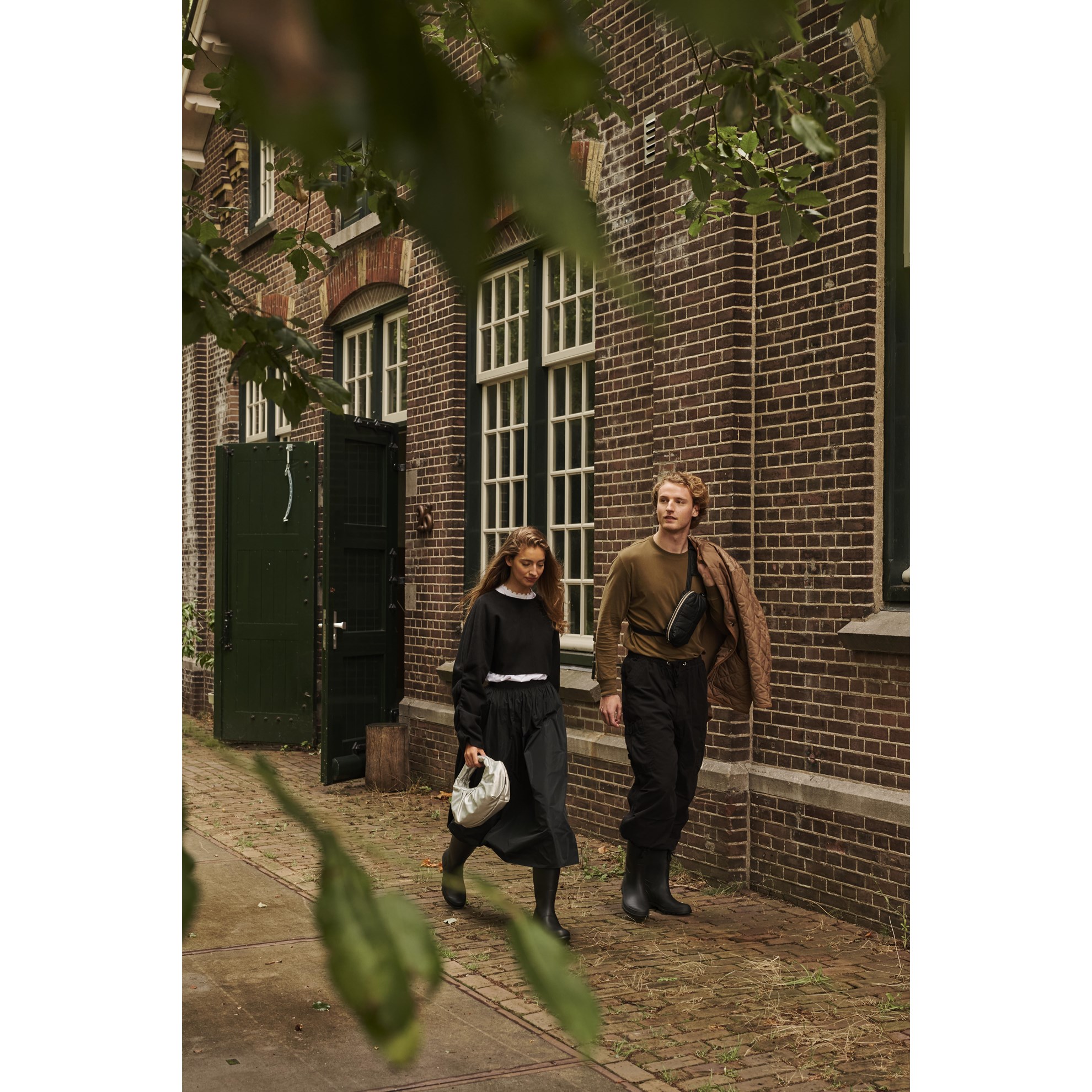 Kabelka / ledvinka s páskem Tinne + Mia CILOU prošívaná black_0