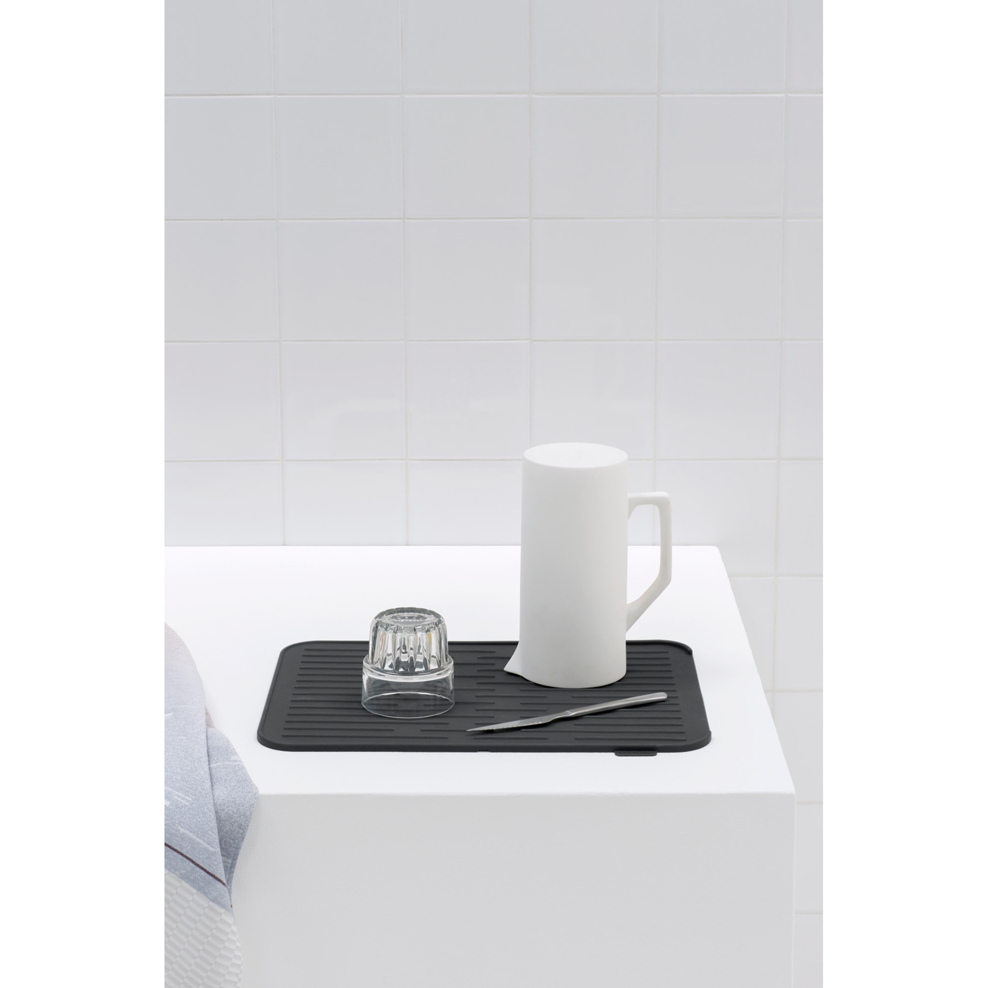 Silikonová podložka/odkapávač na nádobí Brabantia 44x32cm tmavě šedá_3