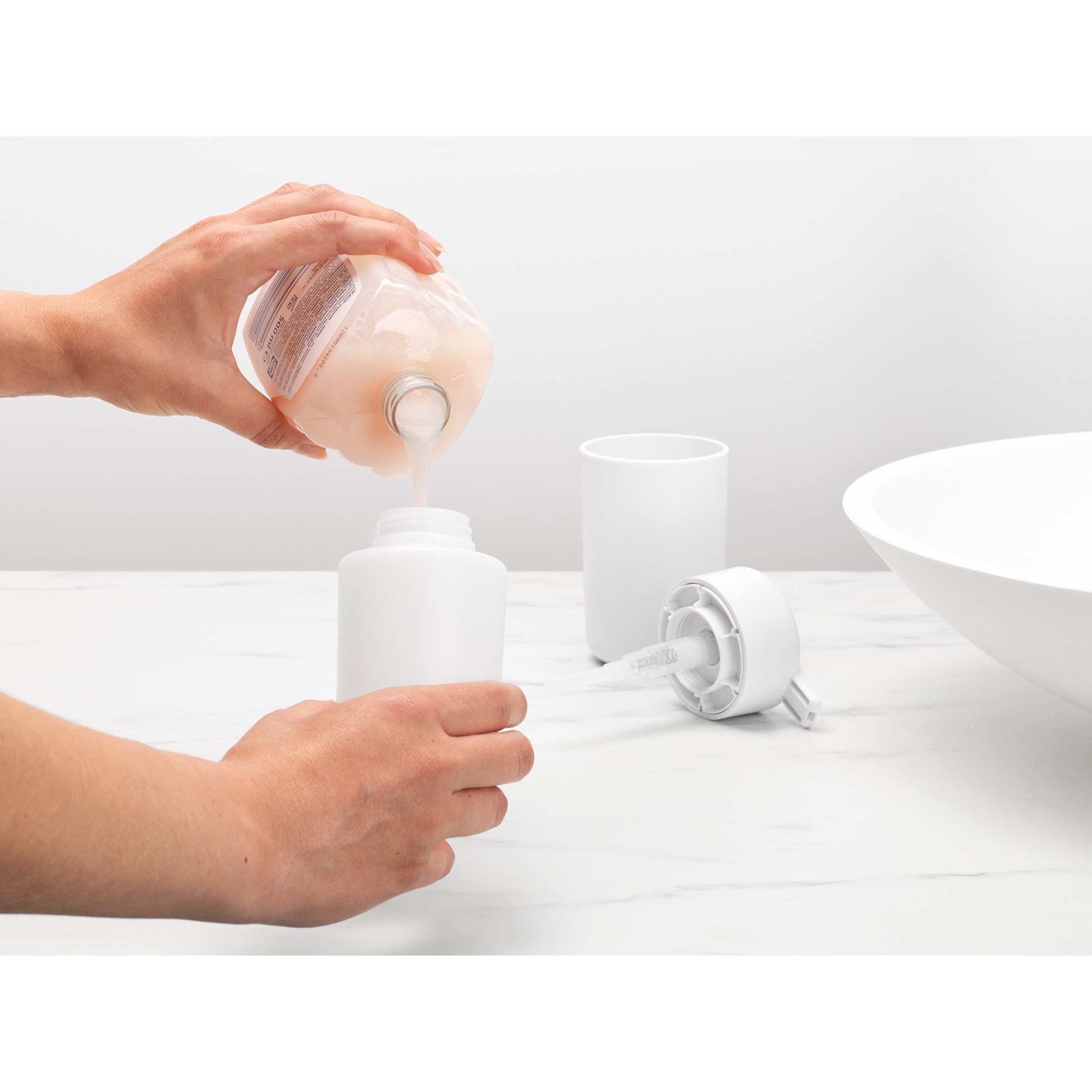 Dávkovač mýdla Brabantia 250ml bílý_6