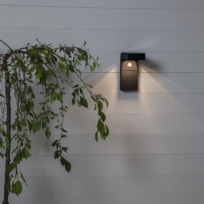 LED solární nástěnné osvětlení VICI se senzorem pohybu V.20cm černé_1