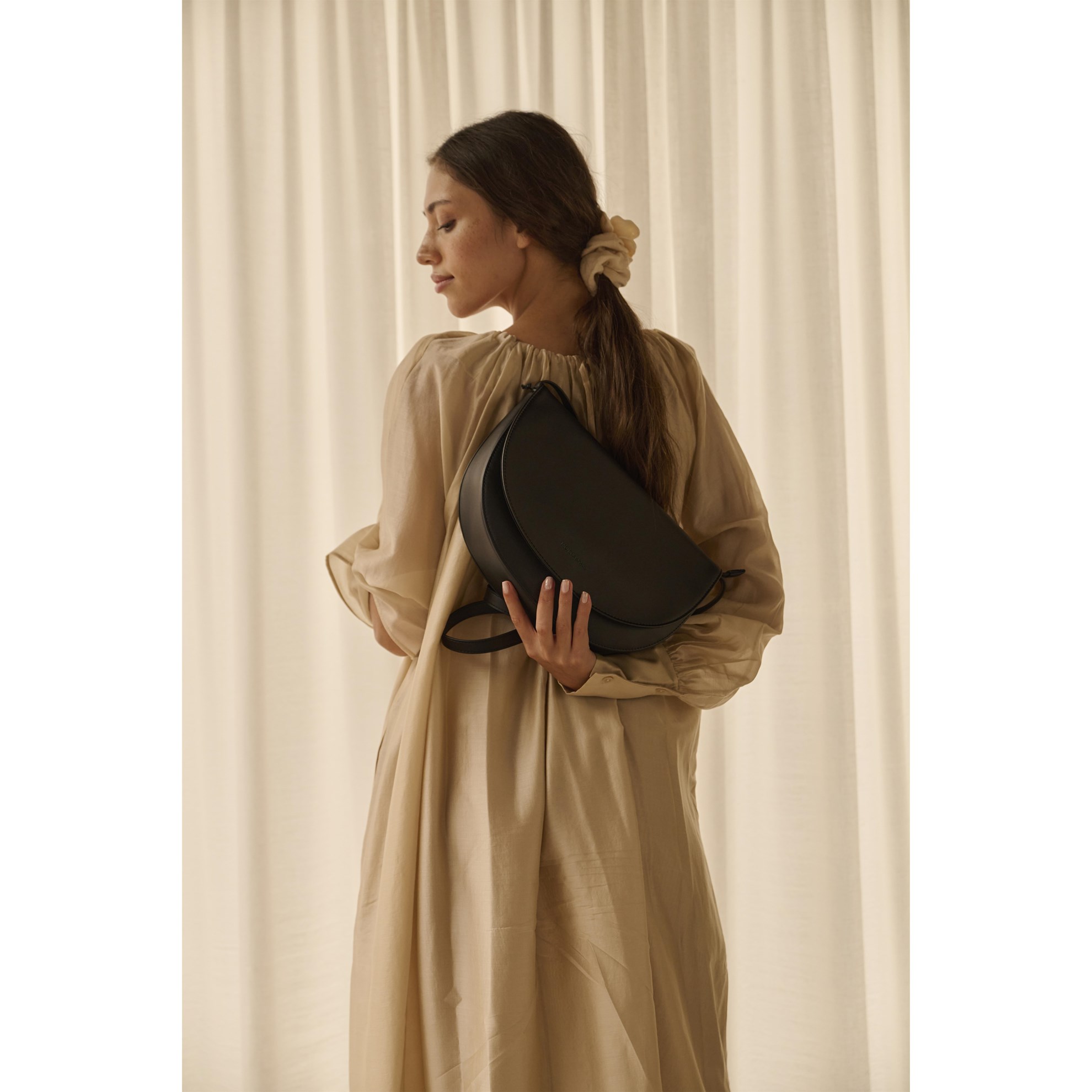 Kabelka Monk & Anna SOMA půlměsíc black_0