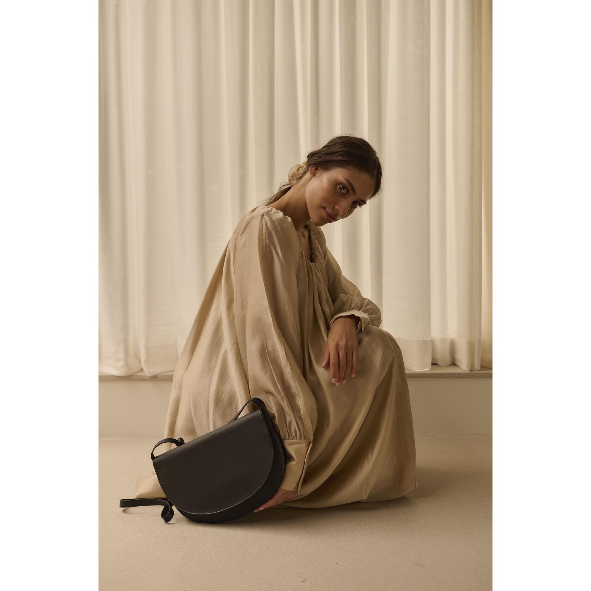 Kabelka Monk & Anna SOMA půlměsíc black_2