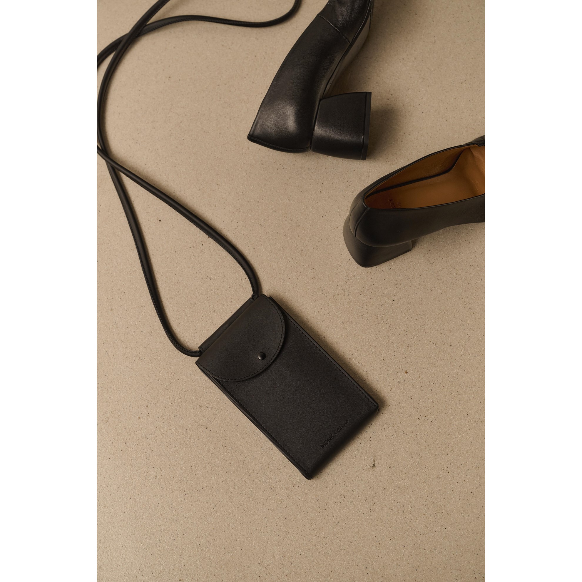 Pouzdro na telefon Monk & Anna black_3