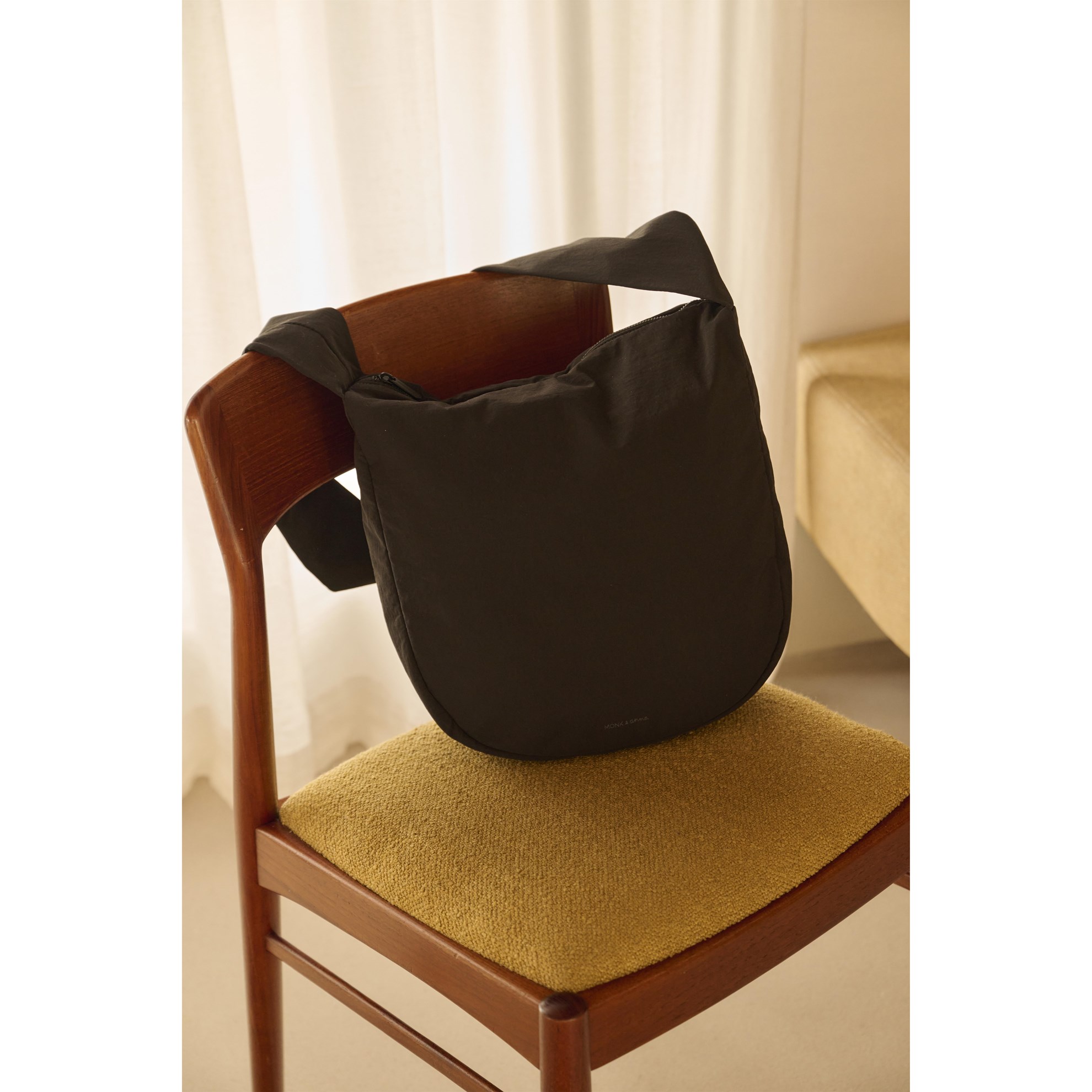 Taška cross body Monk & Anna YUKA black_3