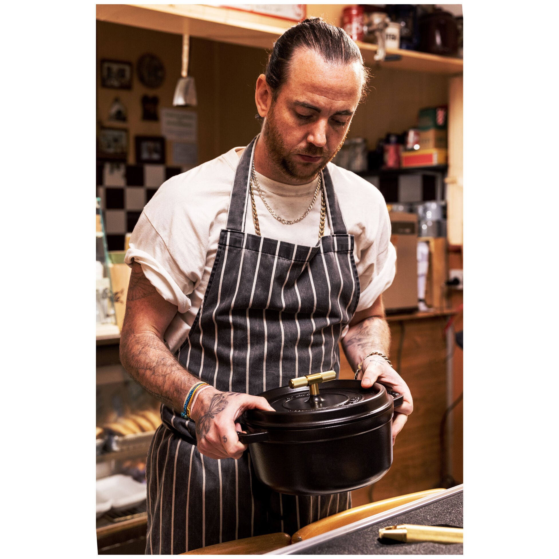 Hrnec STAUB BUSTER kulatý 28 cm černý 6,7l_2