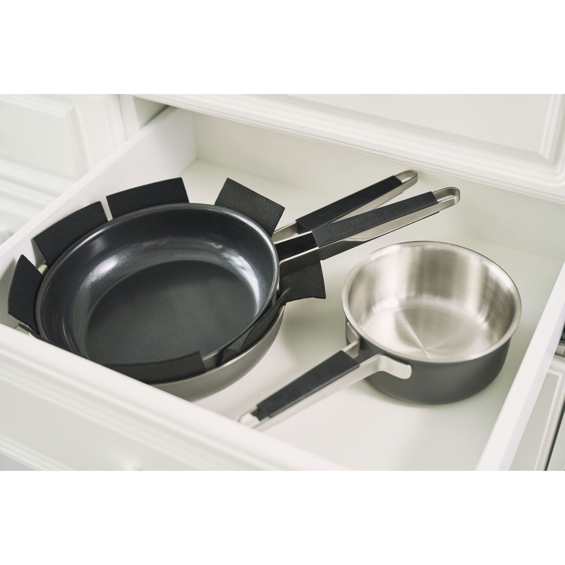 Nerezová pánev ZWILLING PURE 24cm s keramickým povrchem šedá_1