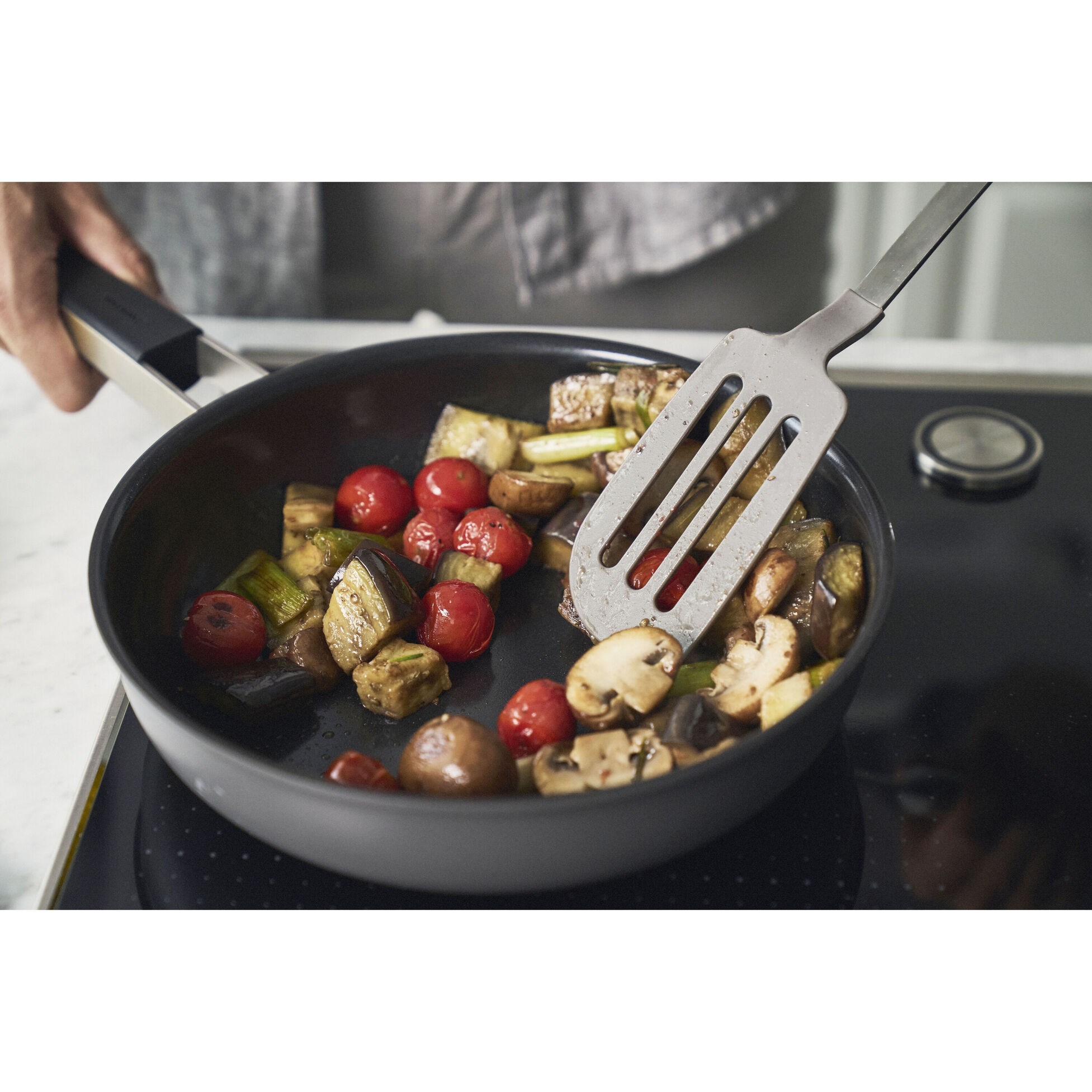 Nerezová pánev ZWILLING PURE 28cm s keramickým povrchem šedá_0