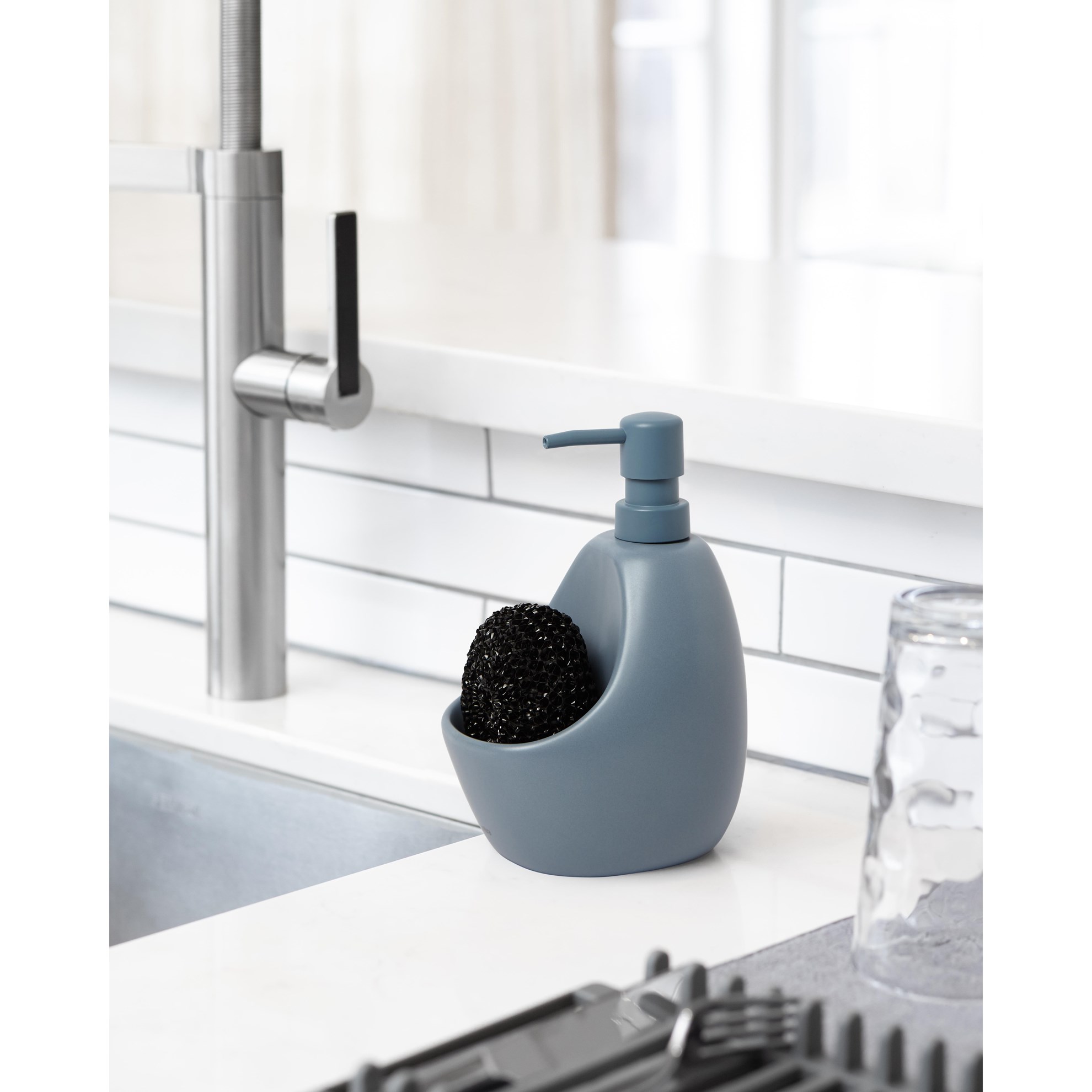 Dávkovač saponátu Umbra JOEY 600ml břidlicově modrá_5