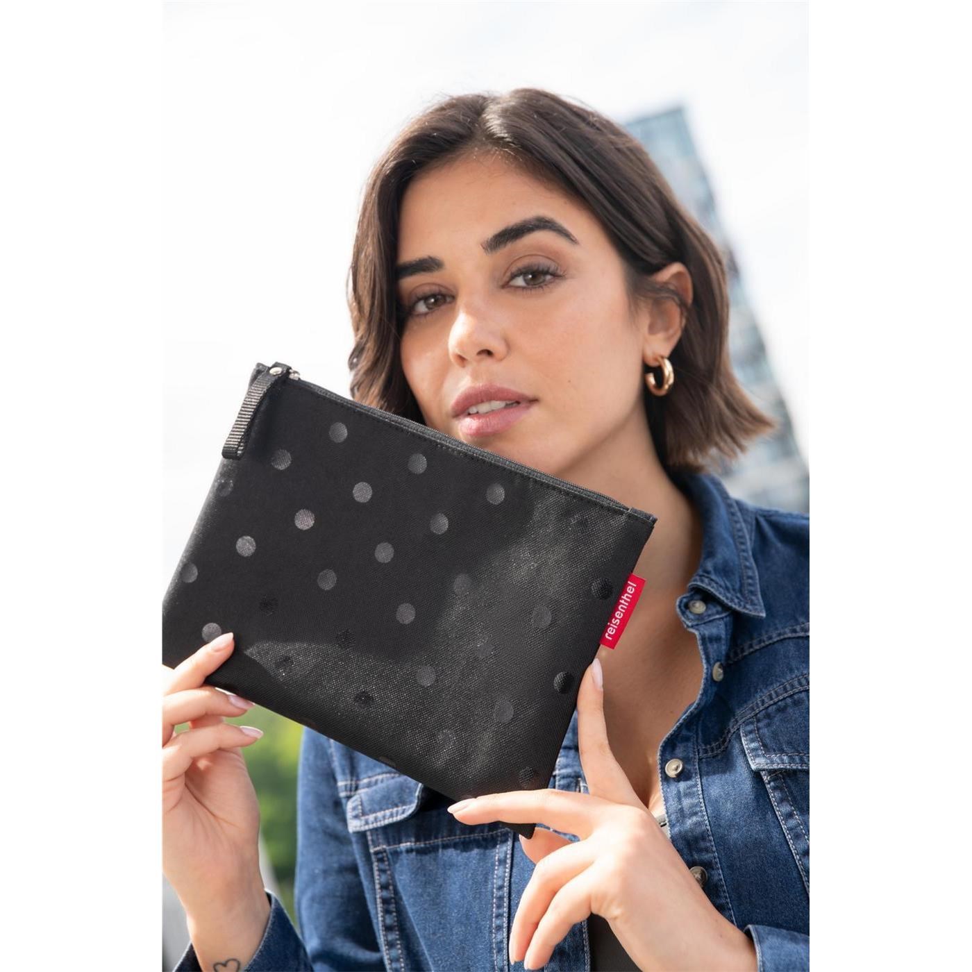 Pouzdro na zip Reisenthel Case 1 glossy dots black_1