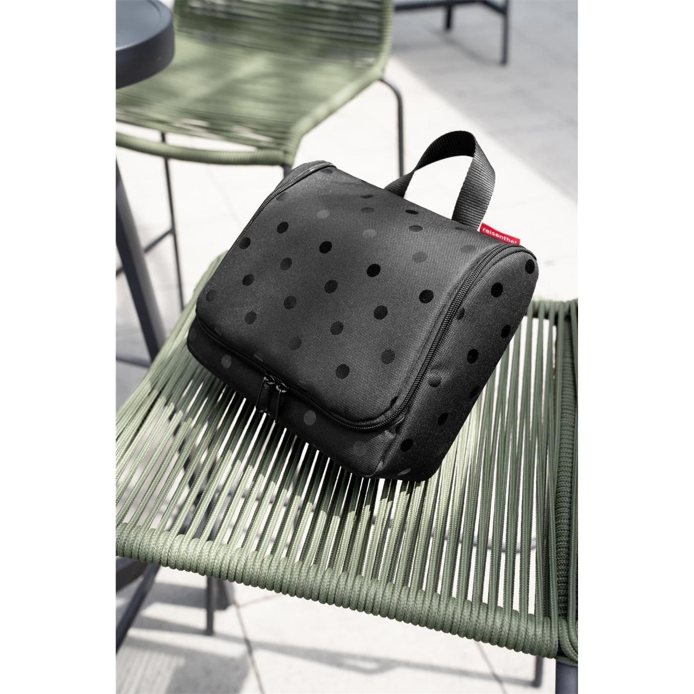 Toaletní taška Reisenthel Toiletbag XL glossy dots black_2