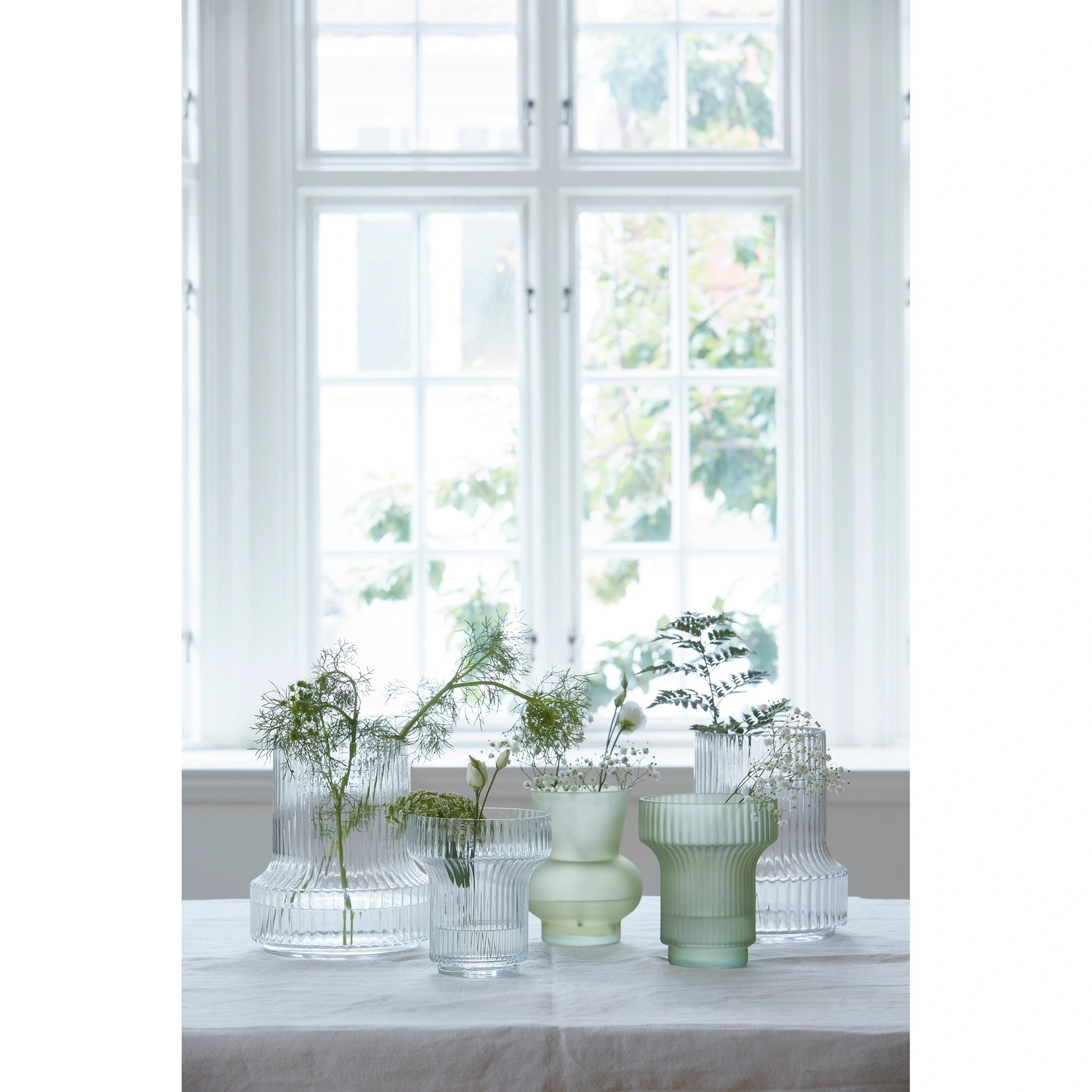 Skleněná váza GROOVE tulipán V.18cm_1