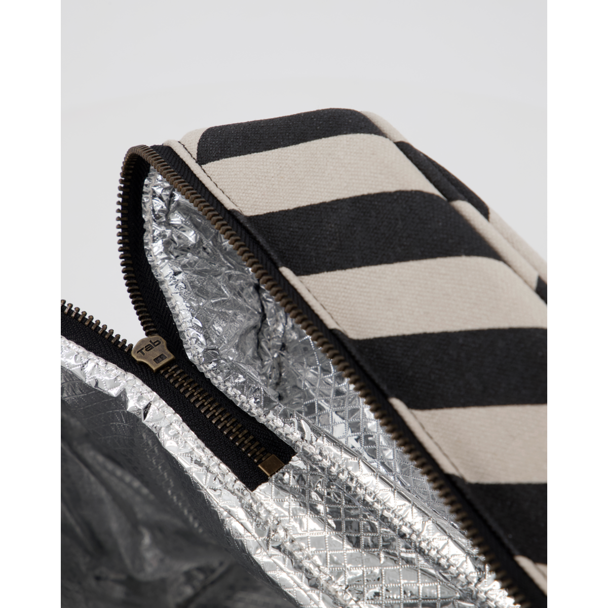 Termotaška na nákup/piknik House Doctor SATT černo-bílá_0