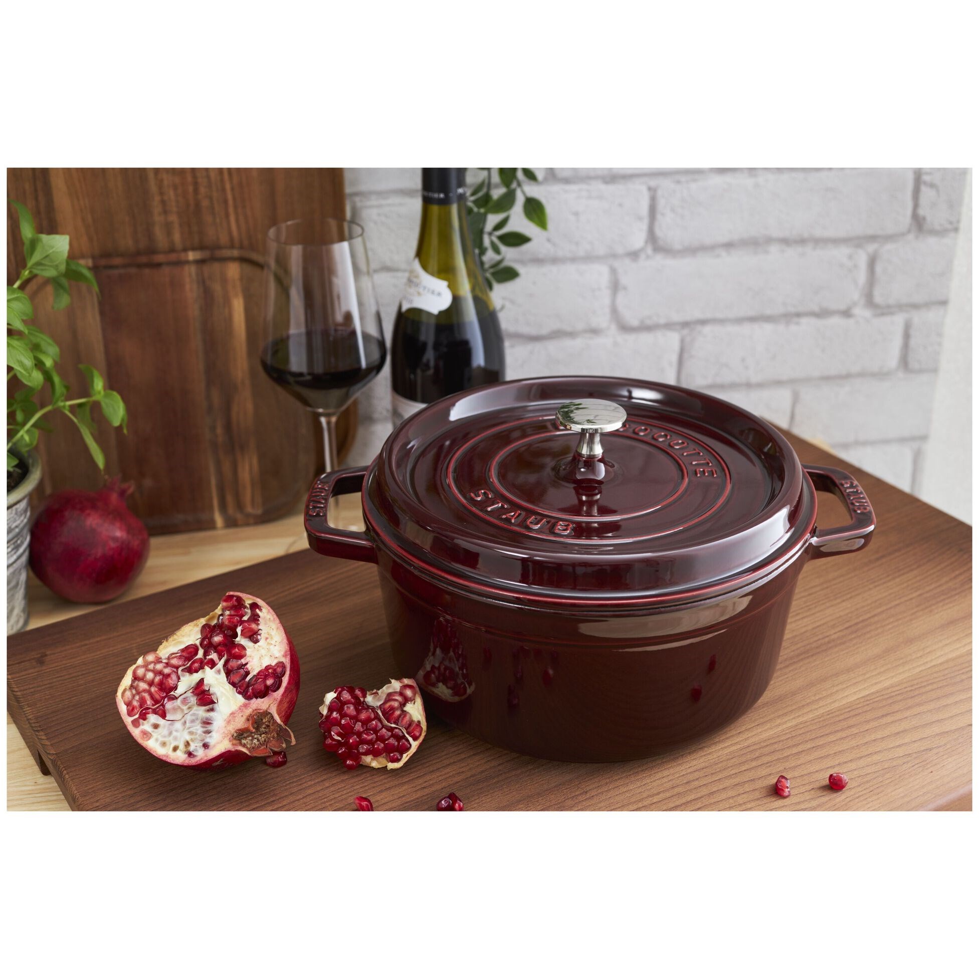 Hrnec STAUB  kulatý 24cm vínový 3,8l_0