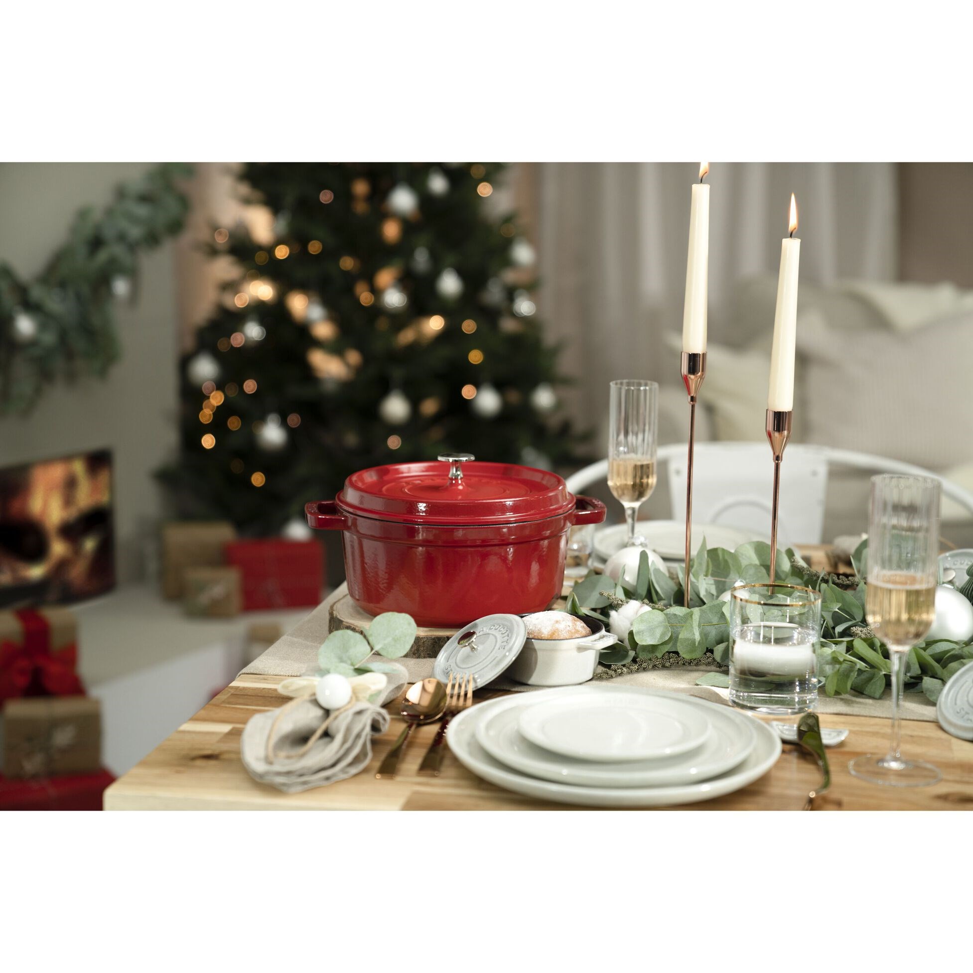 Hrnec STAUB  kulatý 24cm červený 3,8l_0