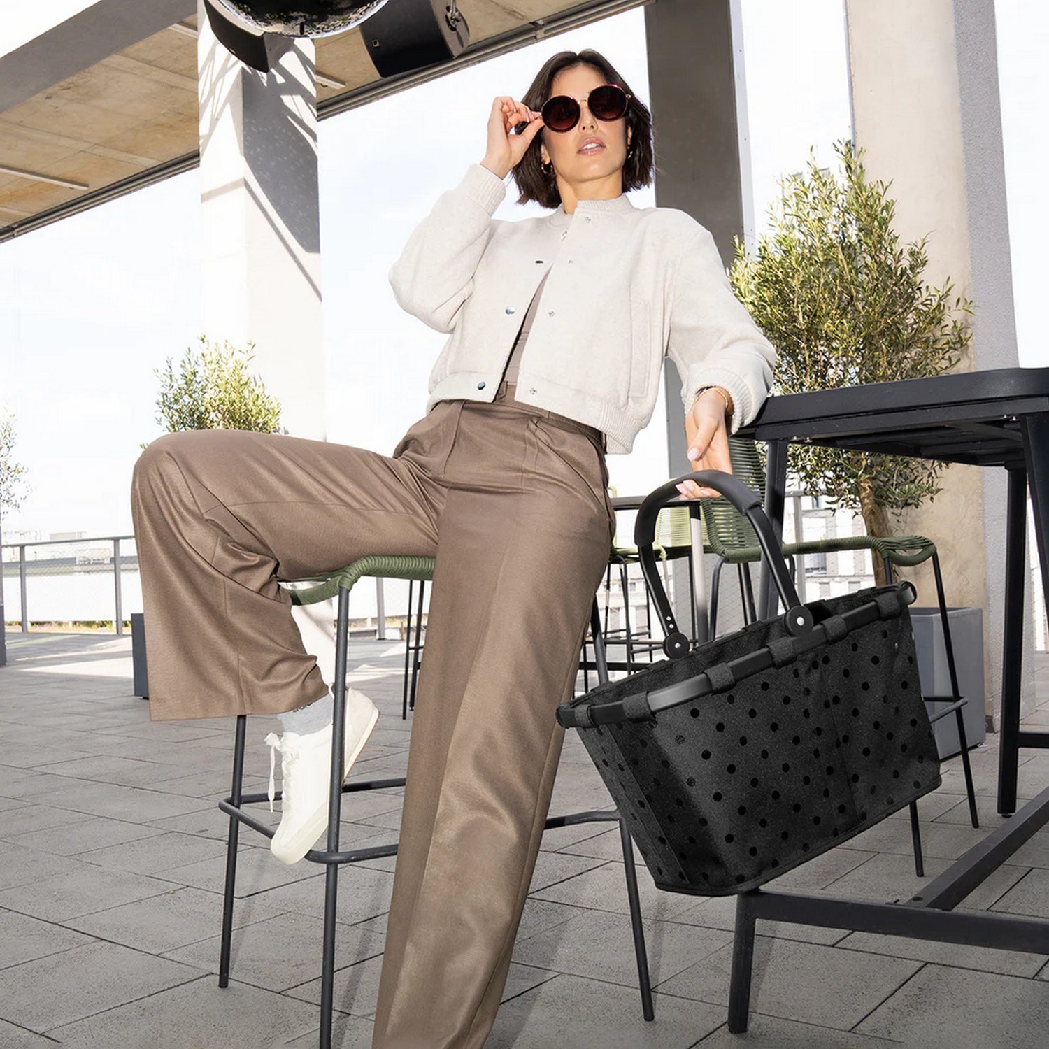 Nákupní košík Reisenthel Carrybag  frame glossy dots black_3