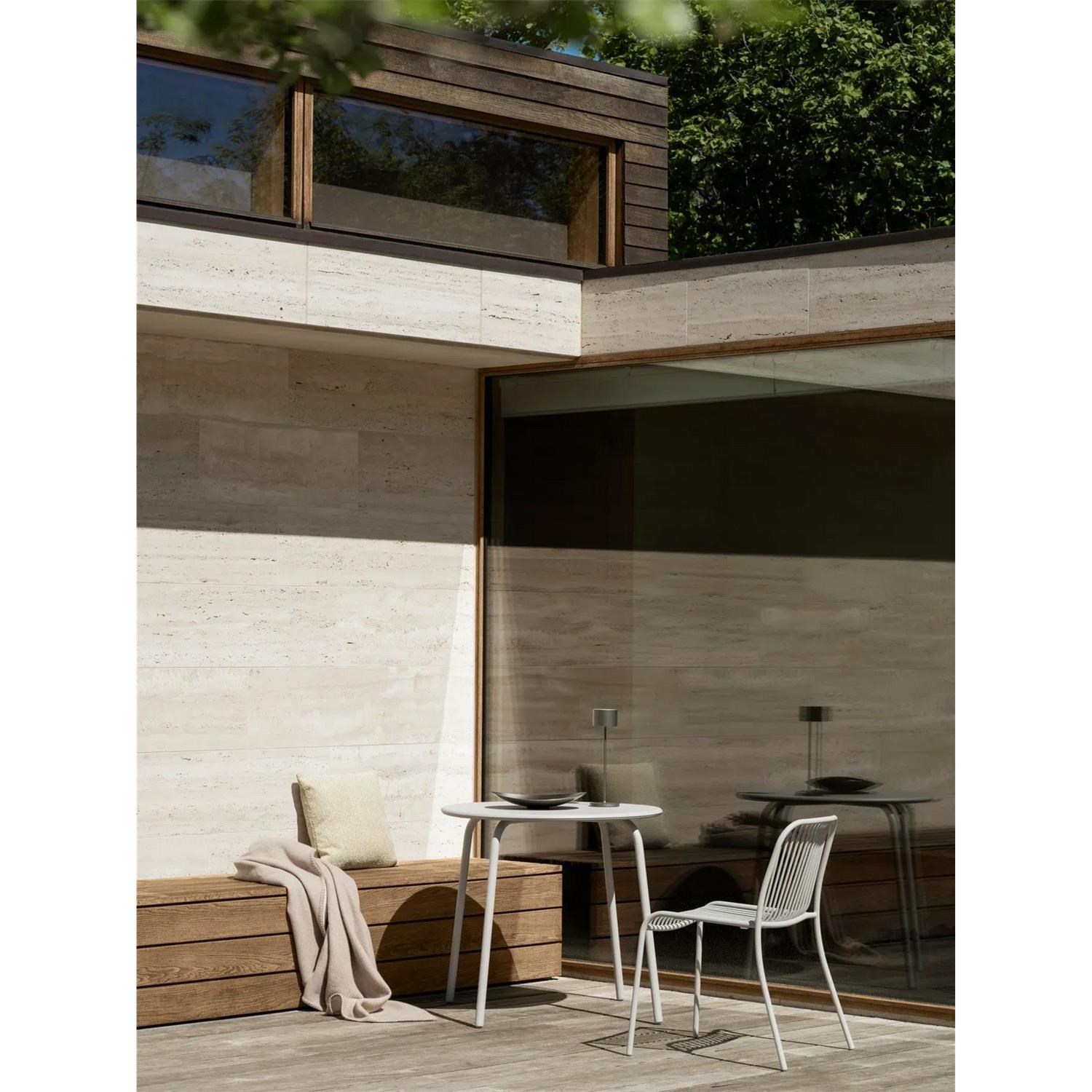 Zahradní židle Blomus YUA světle šedá 2_1