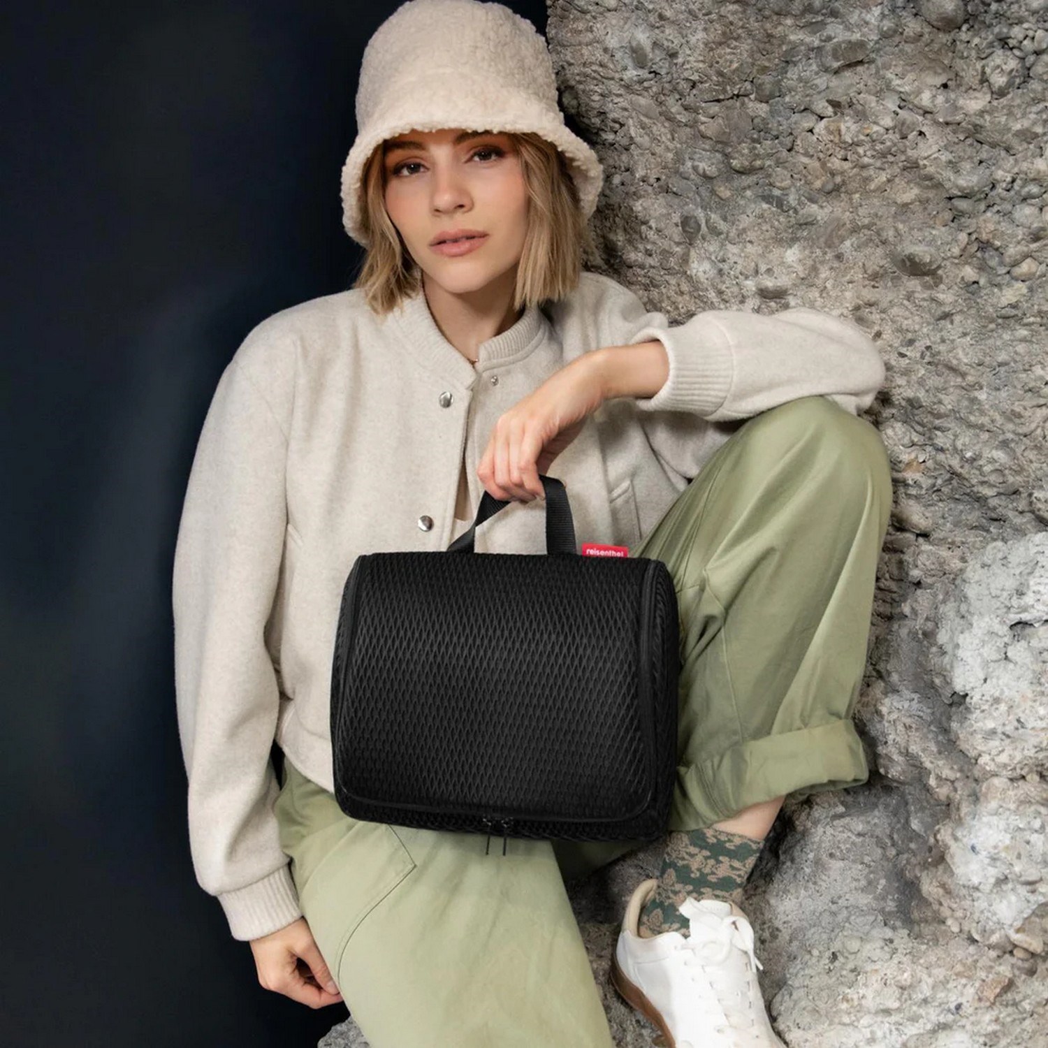 Toaletní taška Reisenthel Toiletbag XL mesh black_1