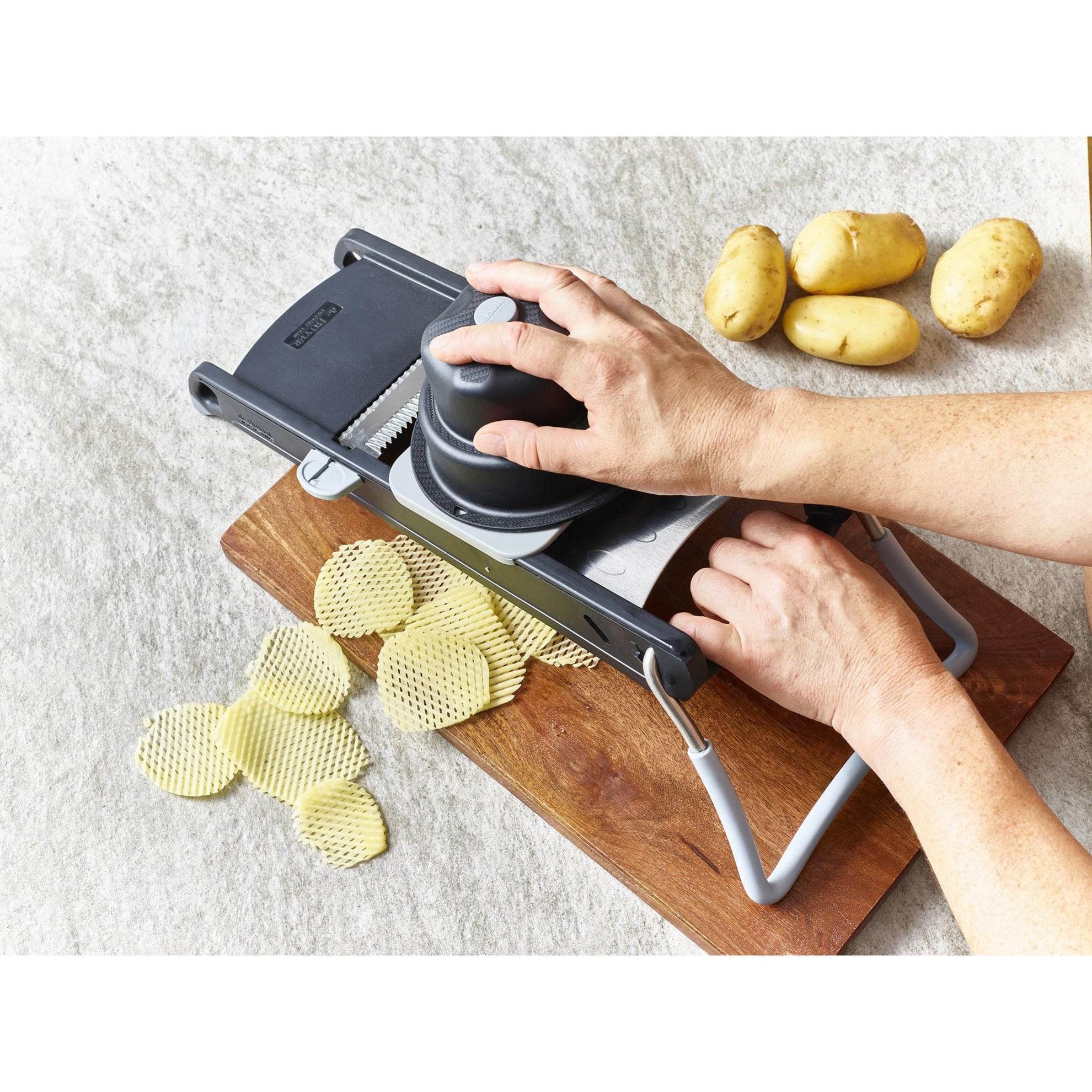 Kráječ/mandolína de Buyer SWING PLUS černý_0