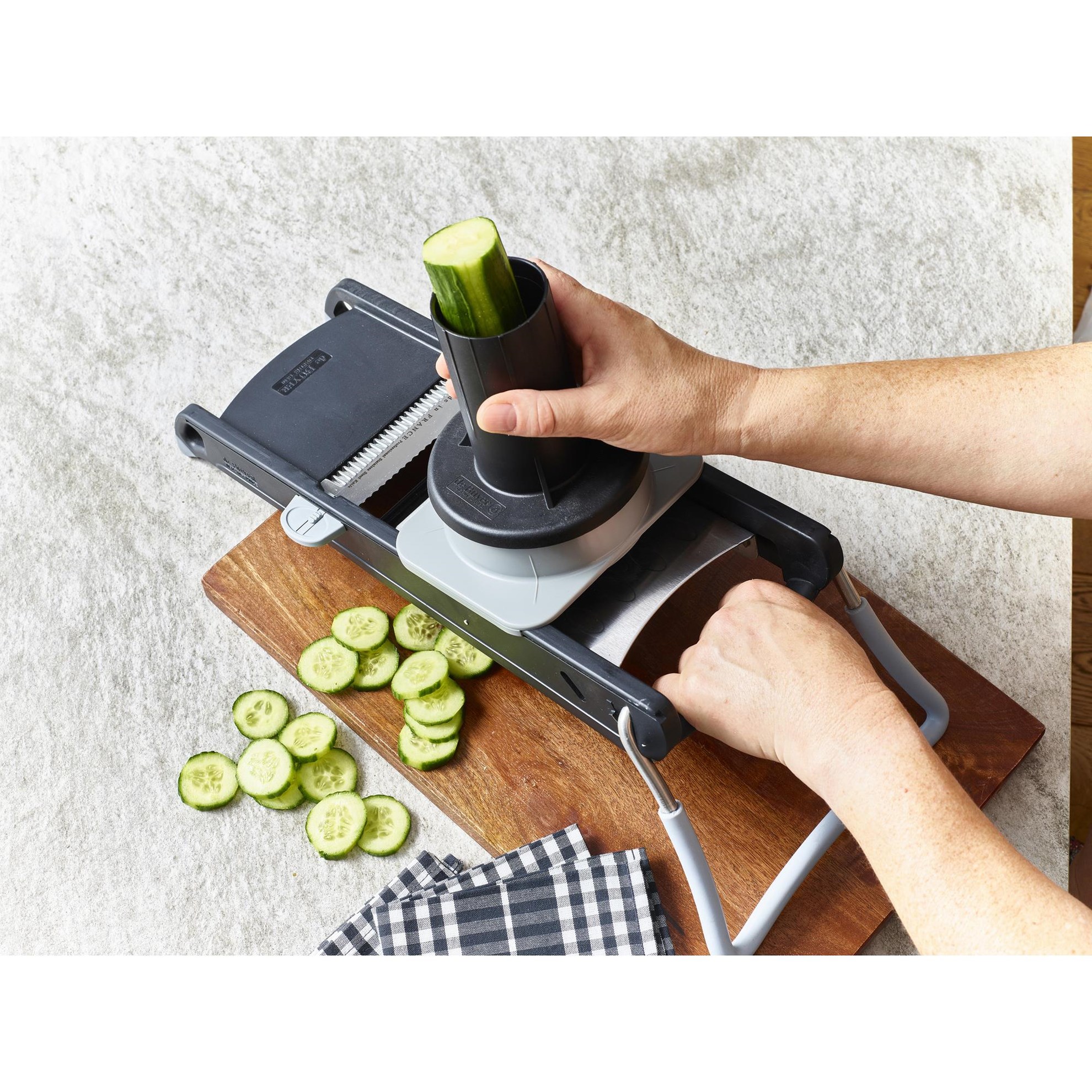 Kráječ/mandolína de Buyer SWING PLUS černý_1