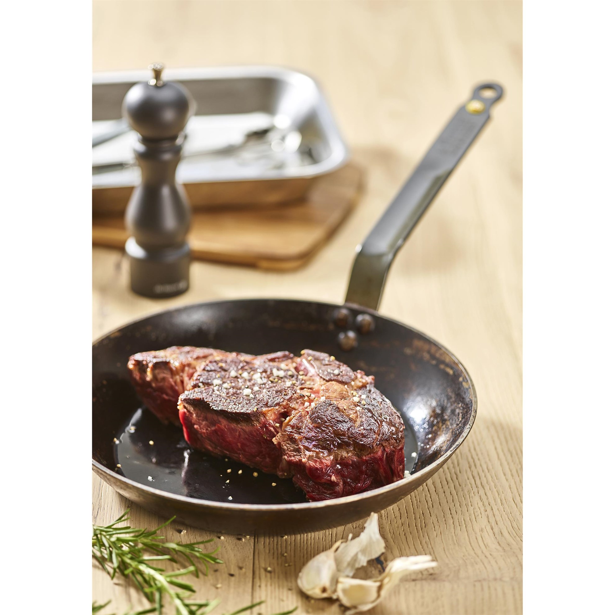 Ocelová pánev de Buyer MINERAL B P.28cm 1,7l_0