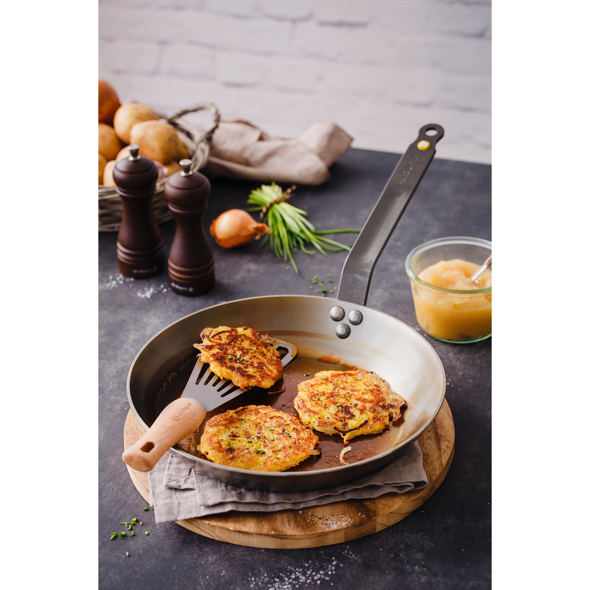 Ocelová pánev de Buyer MINERAL B P.28cm 1,7l_1