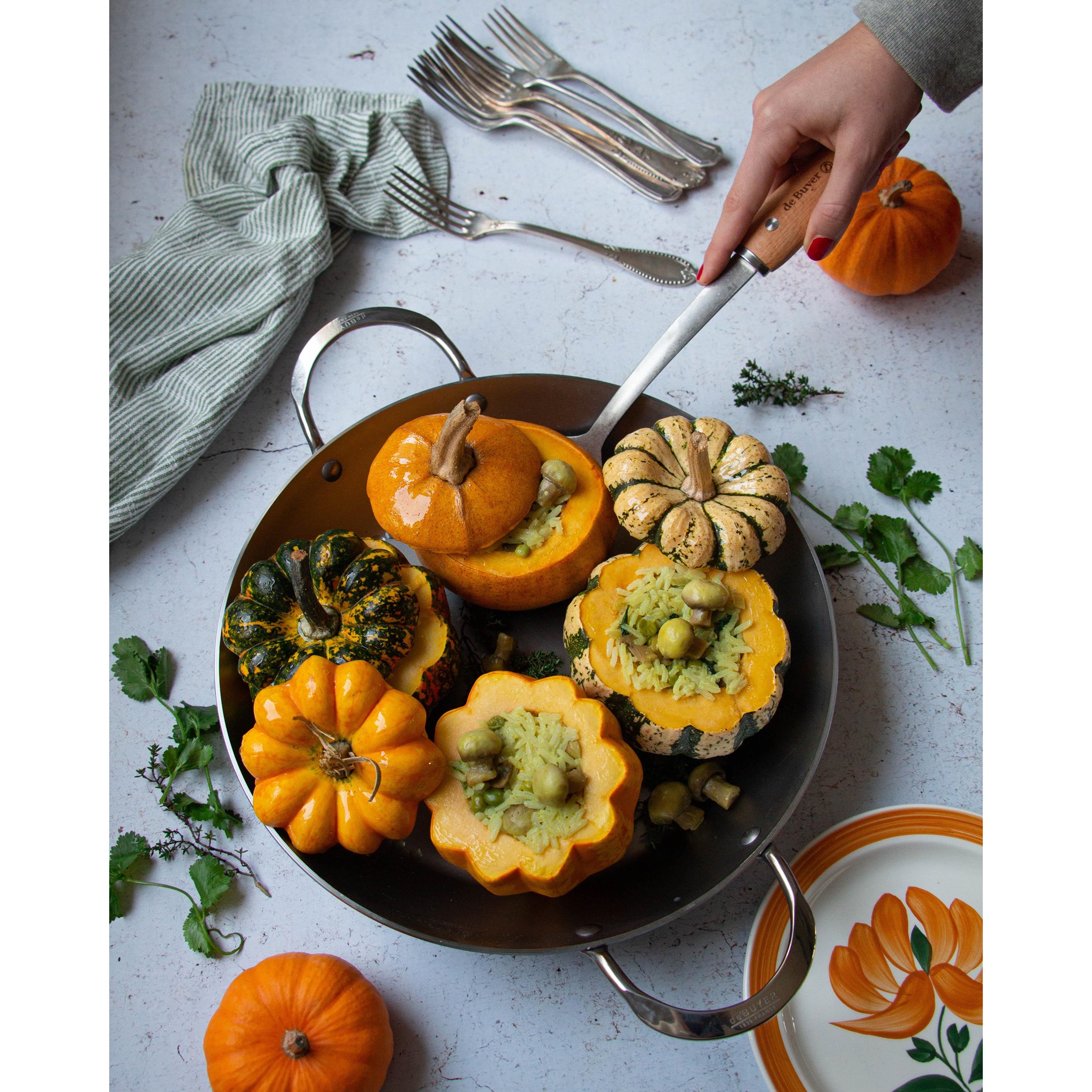 Ocelová pánev na paellu de Buyer MINERAL B P.32cm 2,7l_7