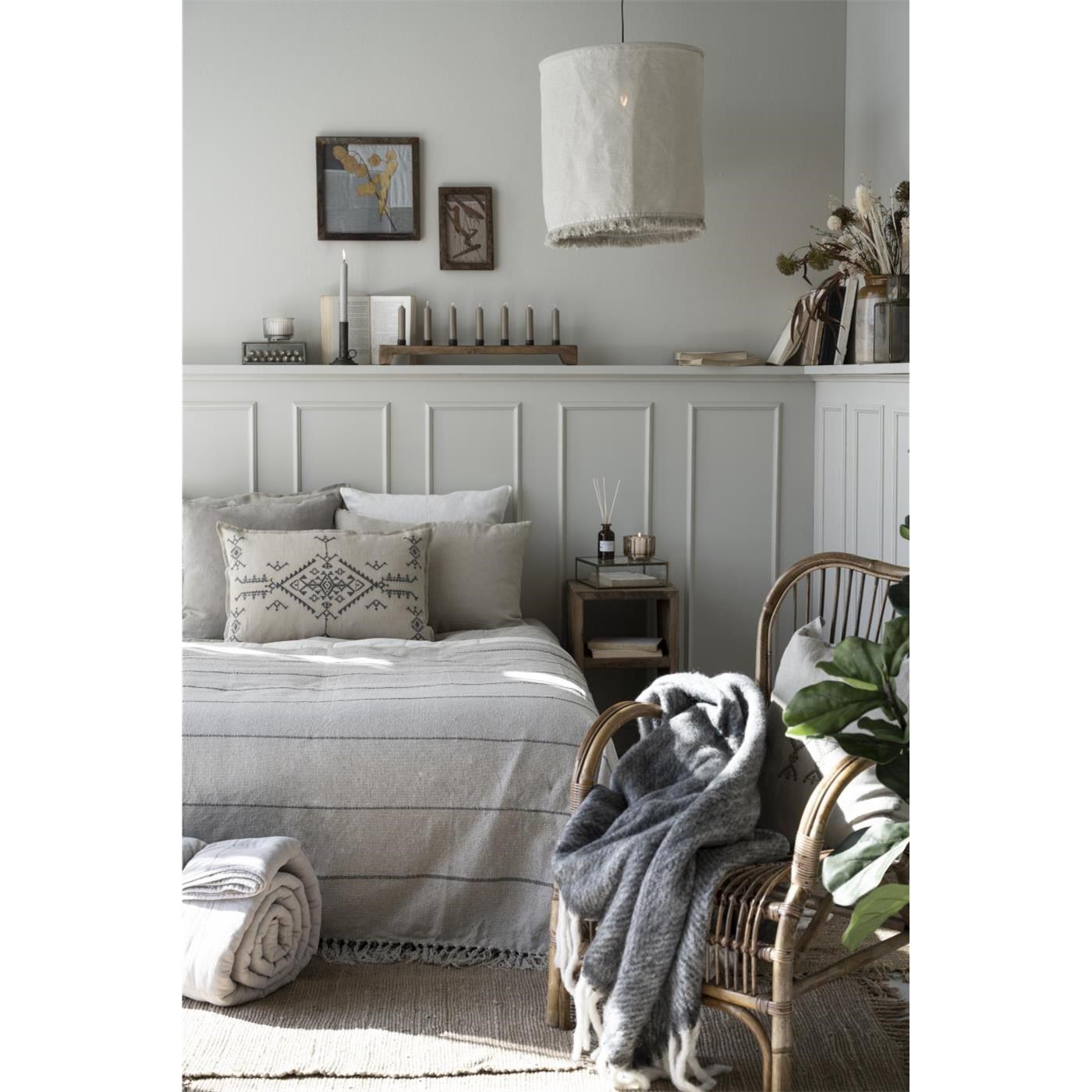 Svíčka Ib Laursen kulatá krátká V.11 cm tmavý len_3