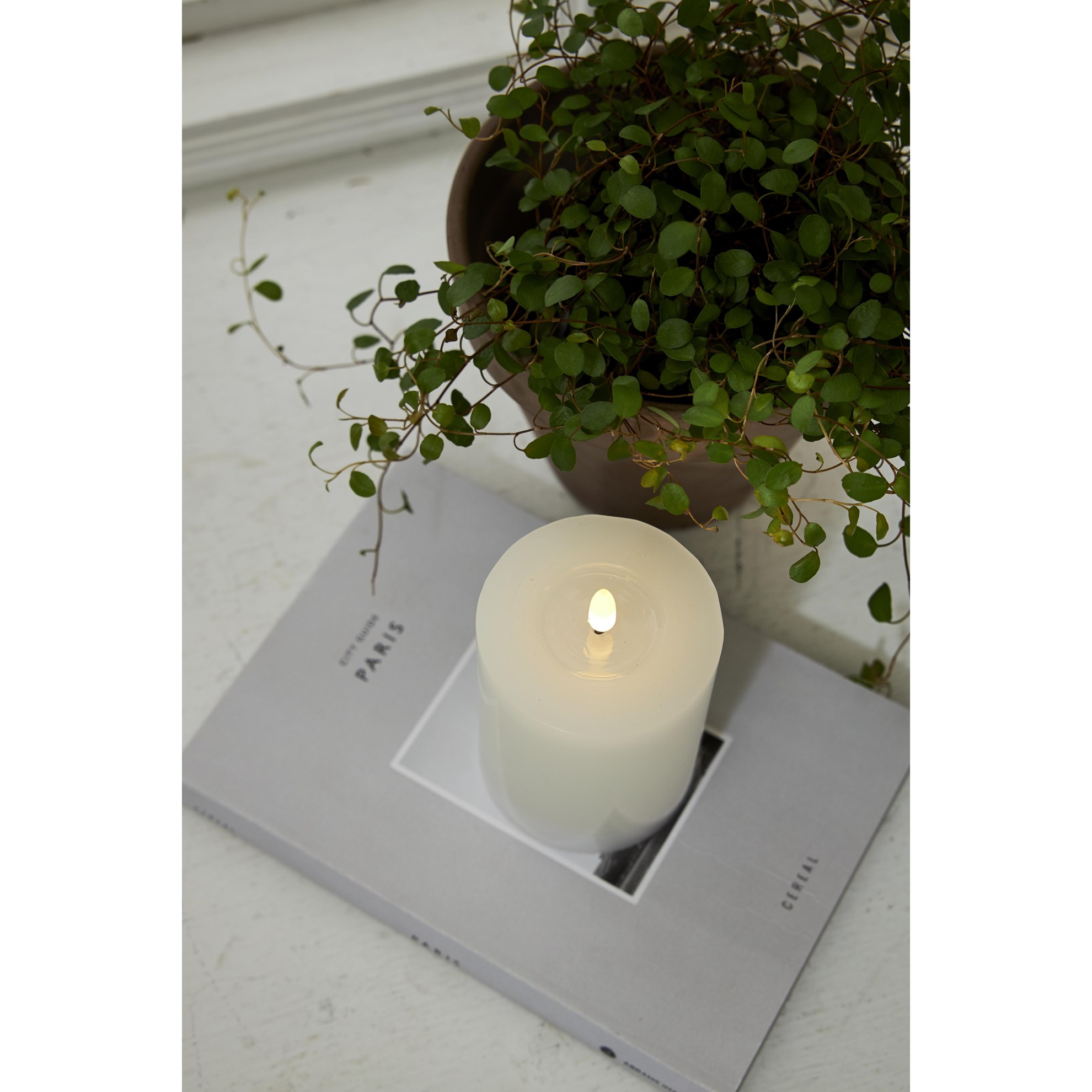 LED svíčka FLAMME FLOW V.12,5cm bílá_0