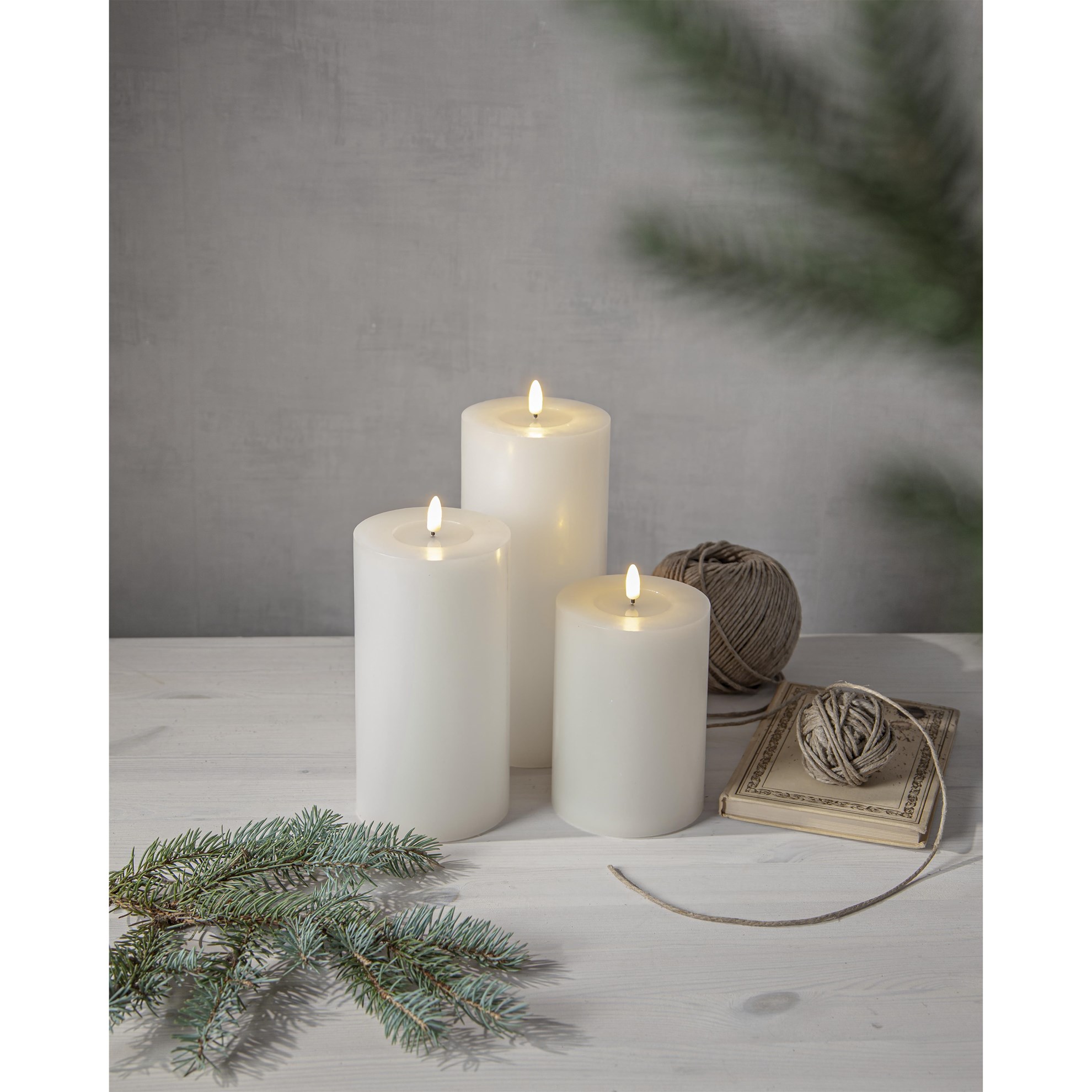 LED svíčka FLAMME FLOW V.17,5cm bílá_1