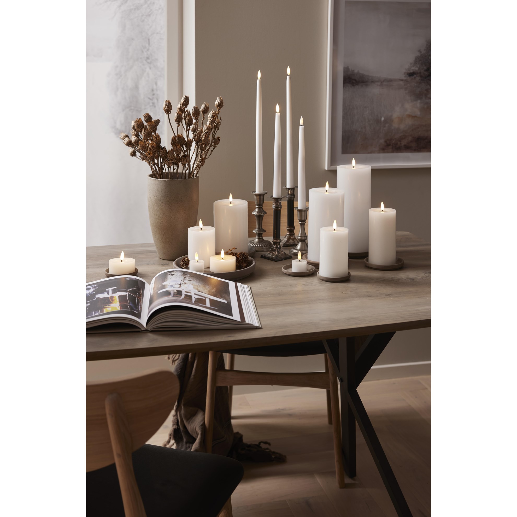 LED svíčka FLAMME FLOW V.22,5cm bílá_1