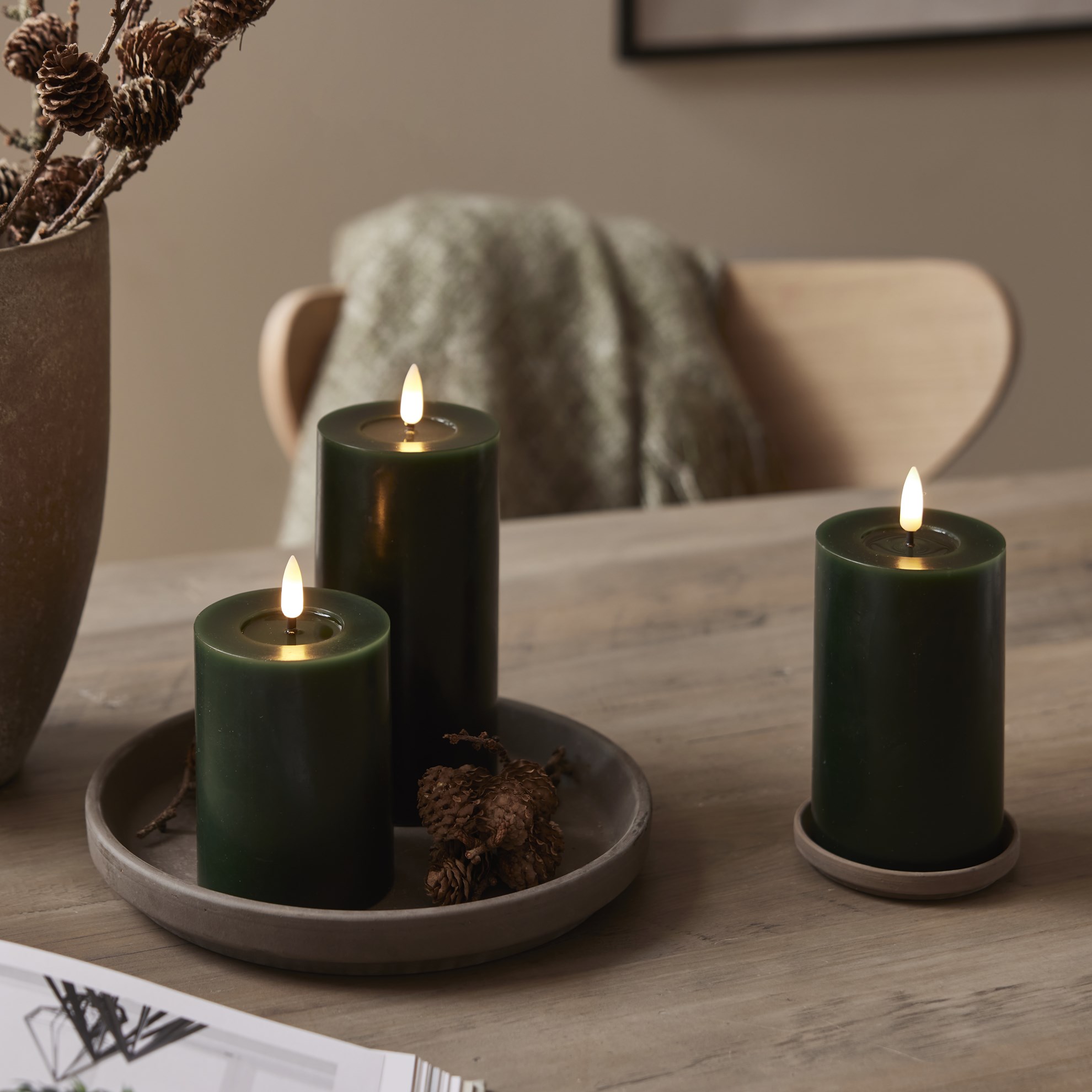 LED parafínová svíčka FLAMME 7,5x10 cm, s časovačem, zelená_0