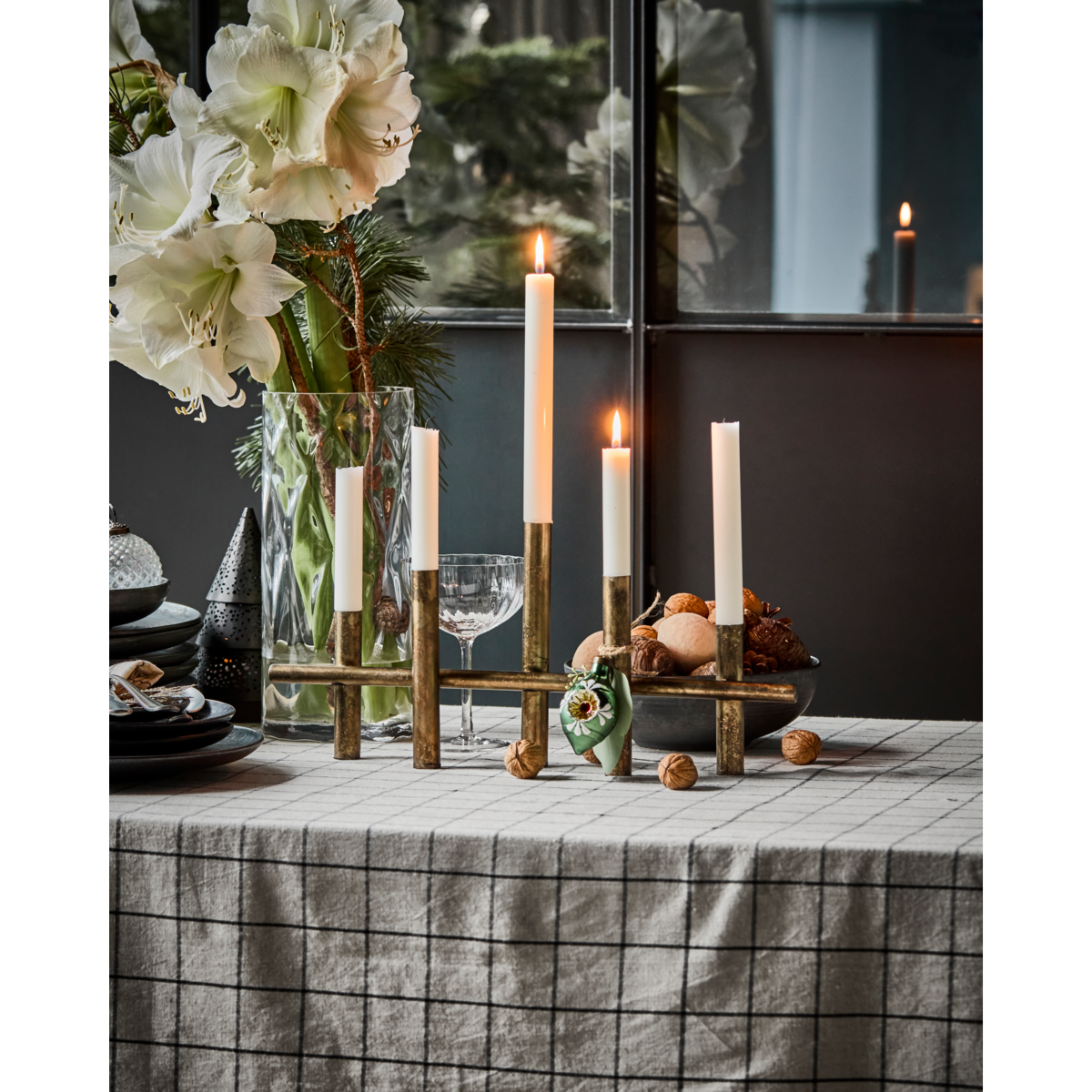 Mosazný svícen House Doctor MAXI D. 45 cm_0