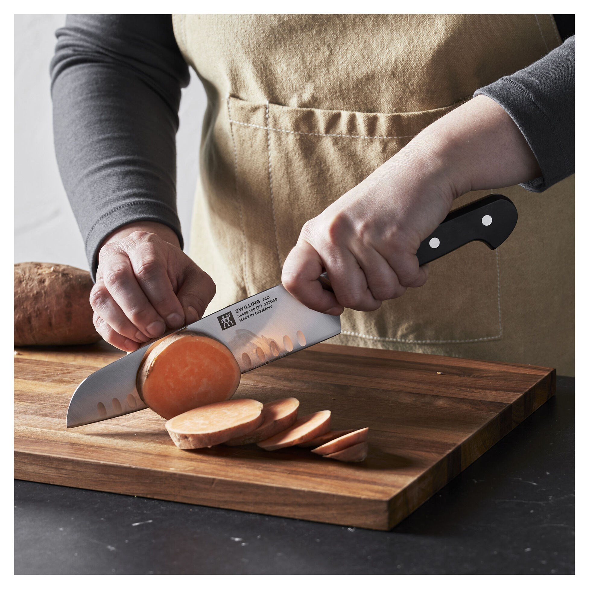 Nůž Santoku s vlnkami 18cm ZWILLING PRO_5