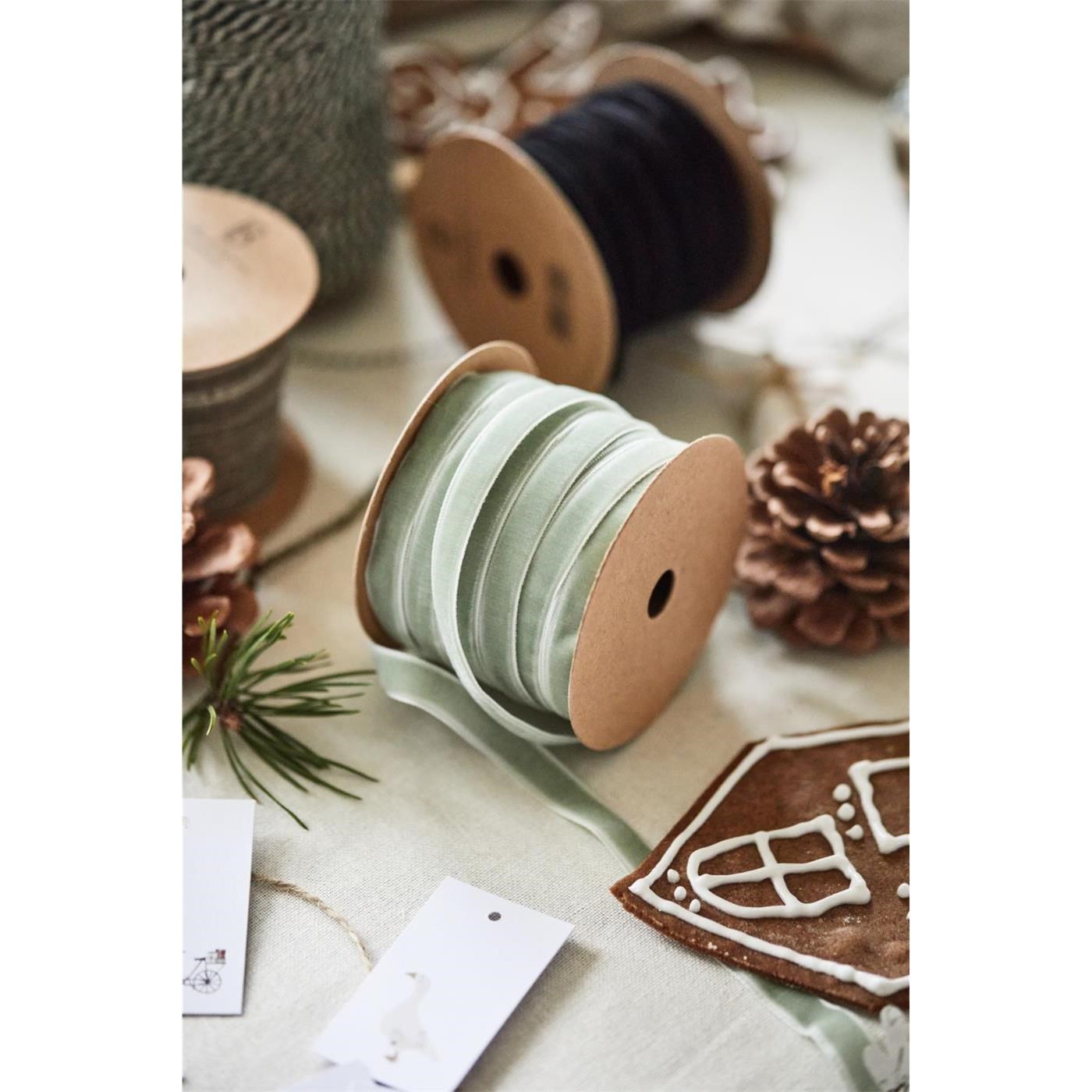 Sametová stuha na cívce Ib Laursen 10 m dusty green_6