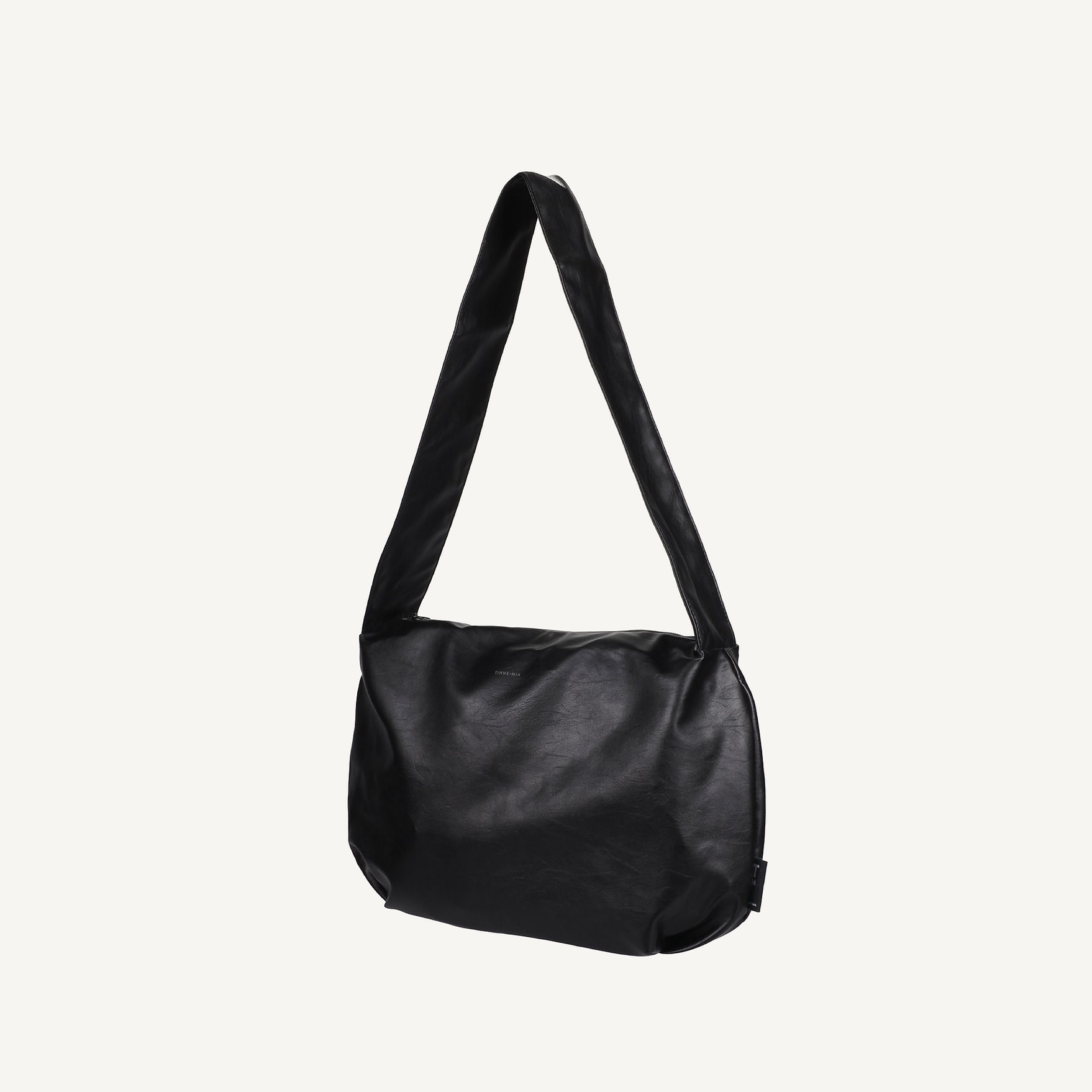 Kabelka Tinne + Mia LOT BOLD black_1