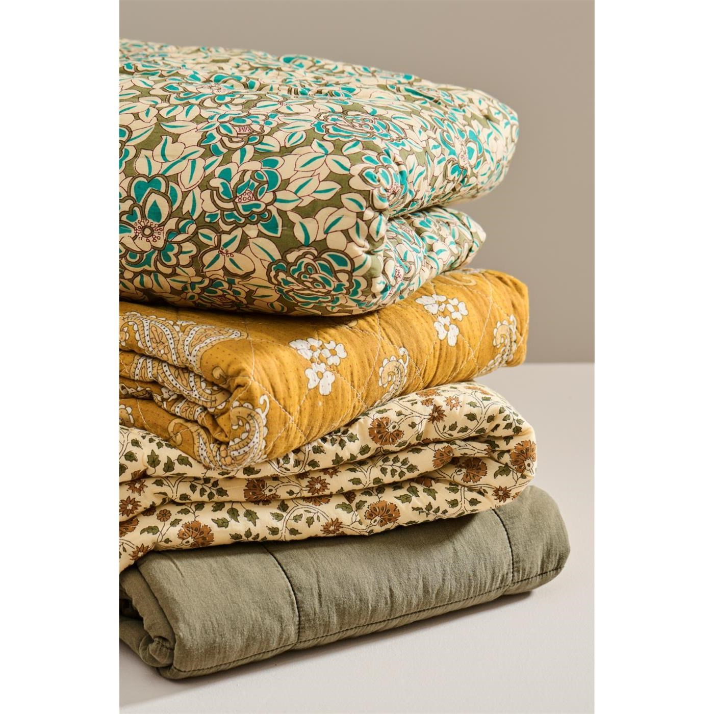 Prošívaná deka/pléd Ib Laursen CELINA se zelenými květy 170x130 cm_1