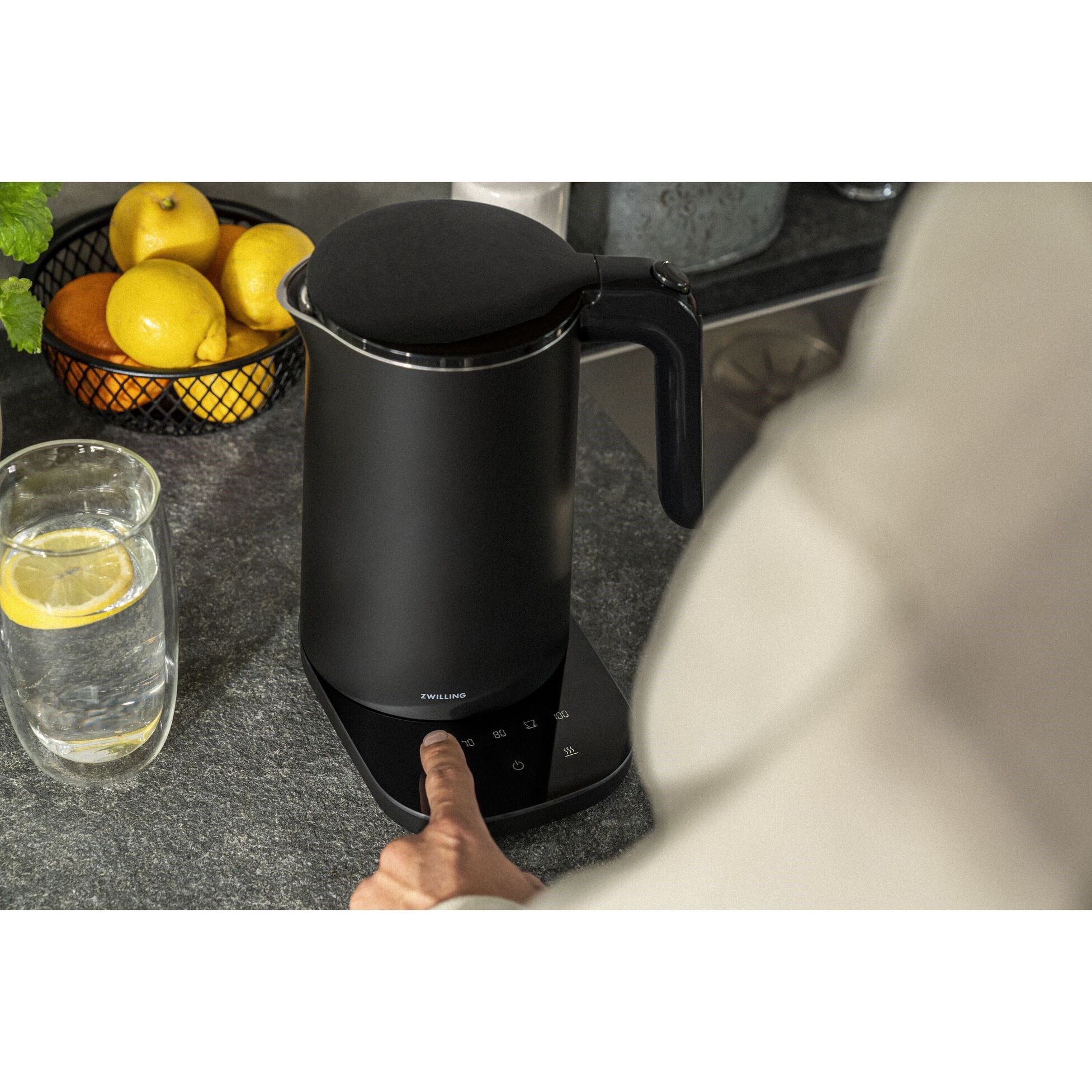 Rychlovarná konvice ZWILLING ENFINIGY PRO 1l/ 1850W černá_4