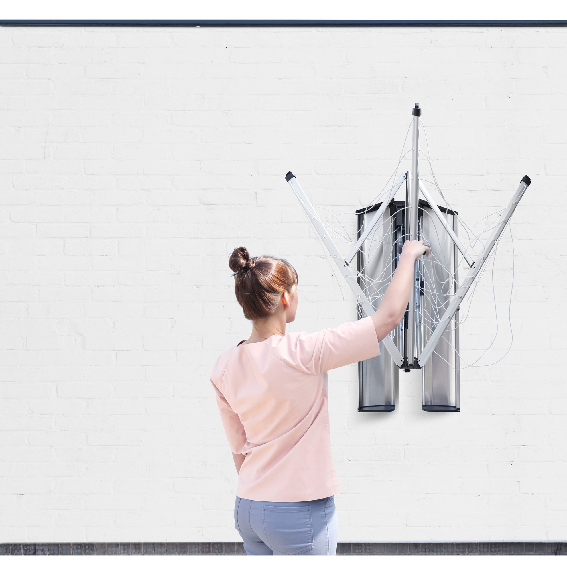 Zahradní sušák Brabantia WALLFIX s ochranným boxem stříbrný_4